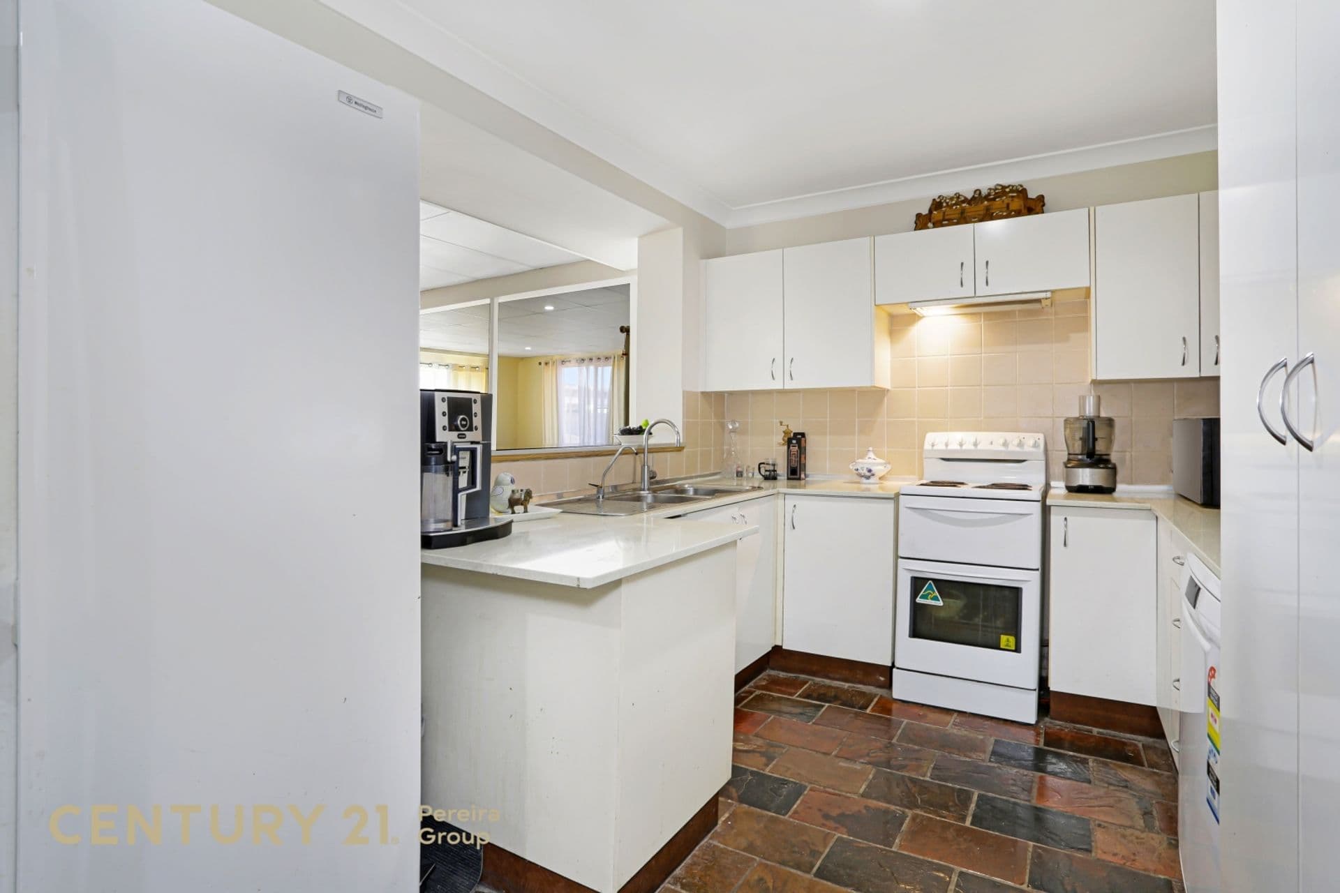 10 Hambidge Place, Bow Bowing, NSW, 2566, Bow Bowing - Thumbnail 3