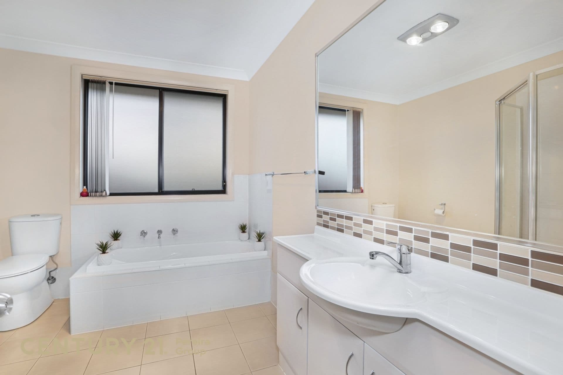 204 Carmichael Drive, West Hoxton, NSW, 2171, West Hoxton - Thumbnail 8