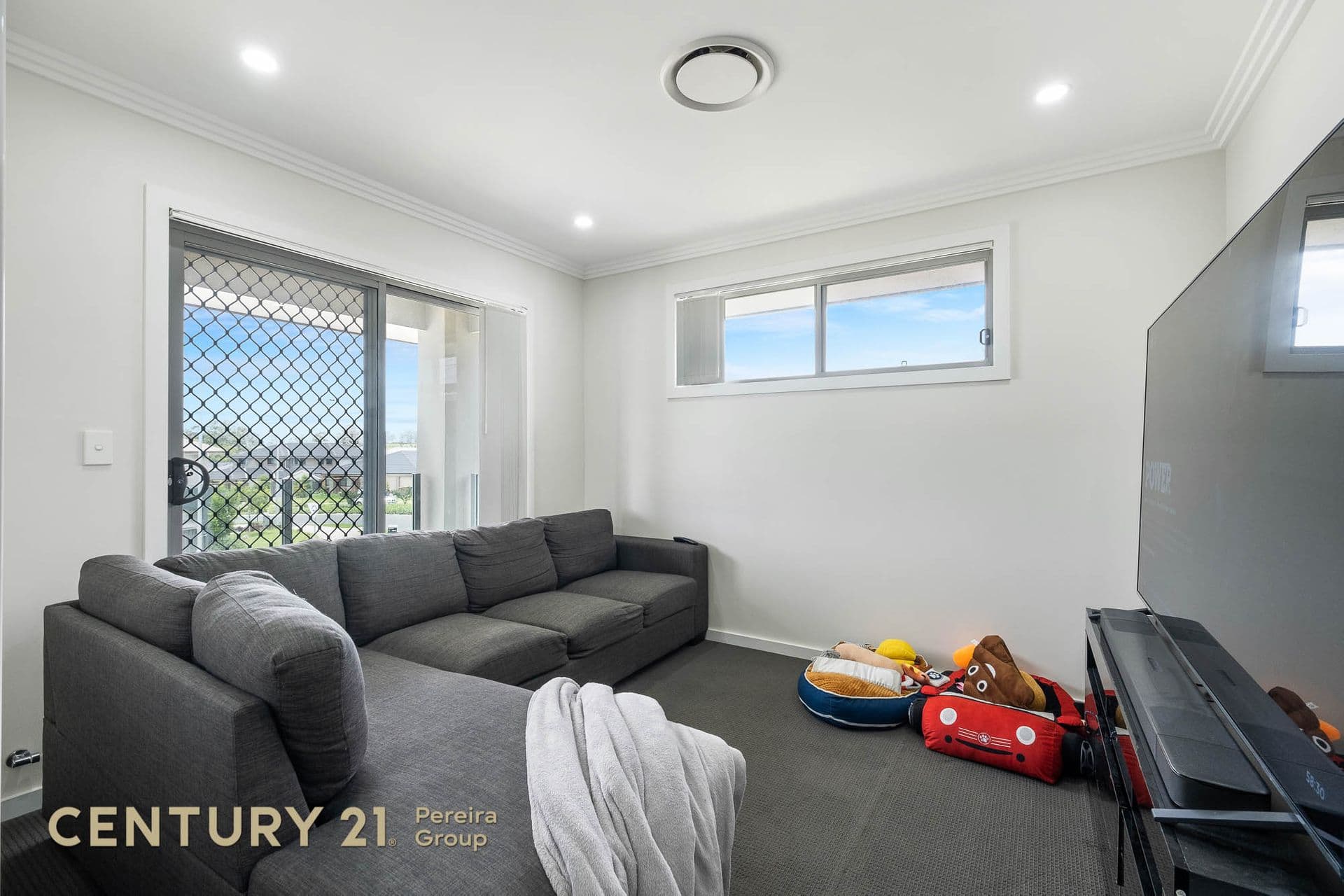 1B Oaklands Circuit, Gregory Hills, NSW, 2557, Gregory Hills - Thumbnail 3