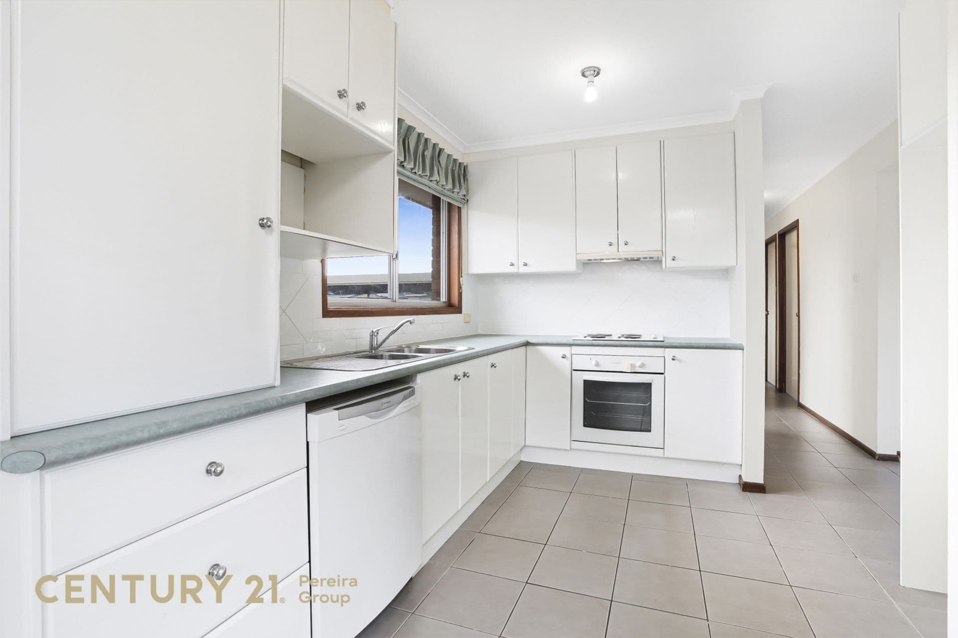 16 Ettlesdale Road, Spring Farm, NSW, 2570, Spring Farm - Thumbnail 4