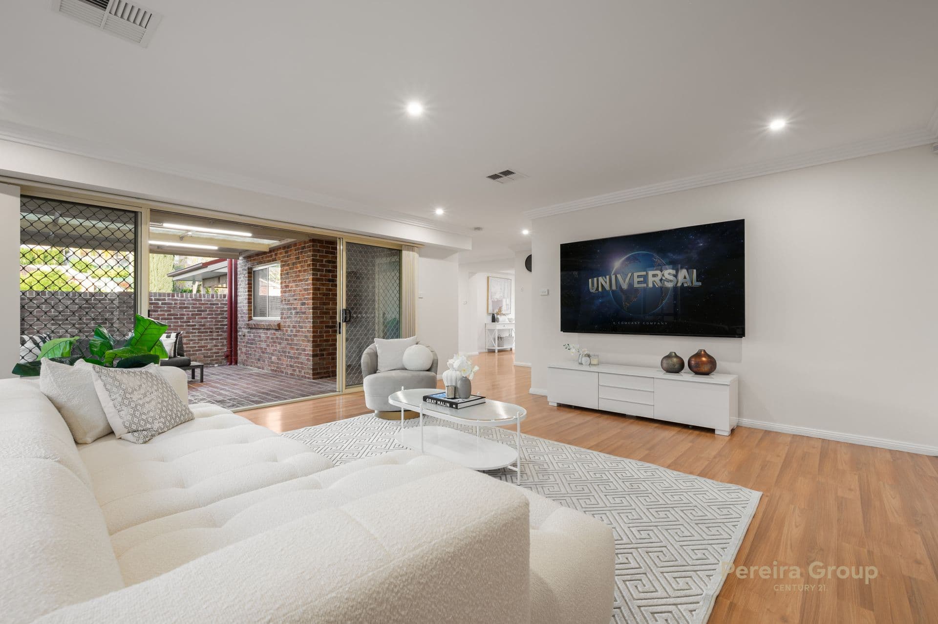 2 Fernleigh Place, Glen Alpine, NSW, 2560, Glen Alpine - Thumbnail 2