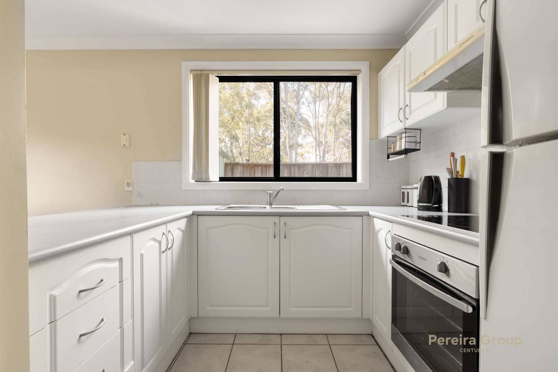 2/92-98 Glenfield Drive, Currans Hill, NSW, 2567, Currans Hill - Thumbnail 2