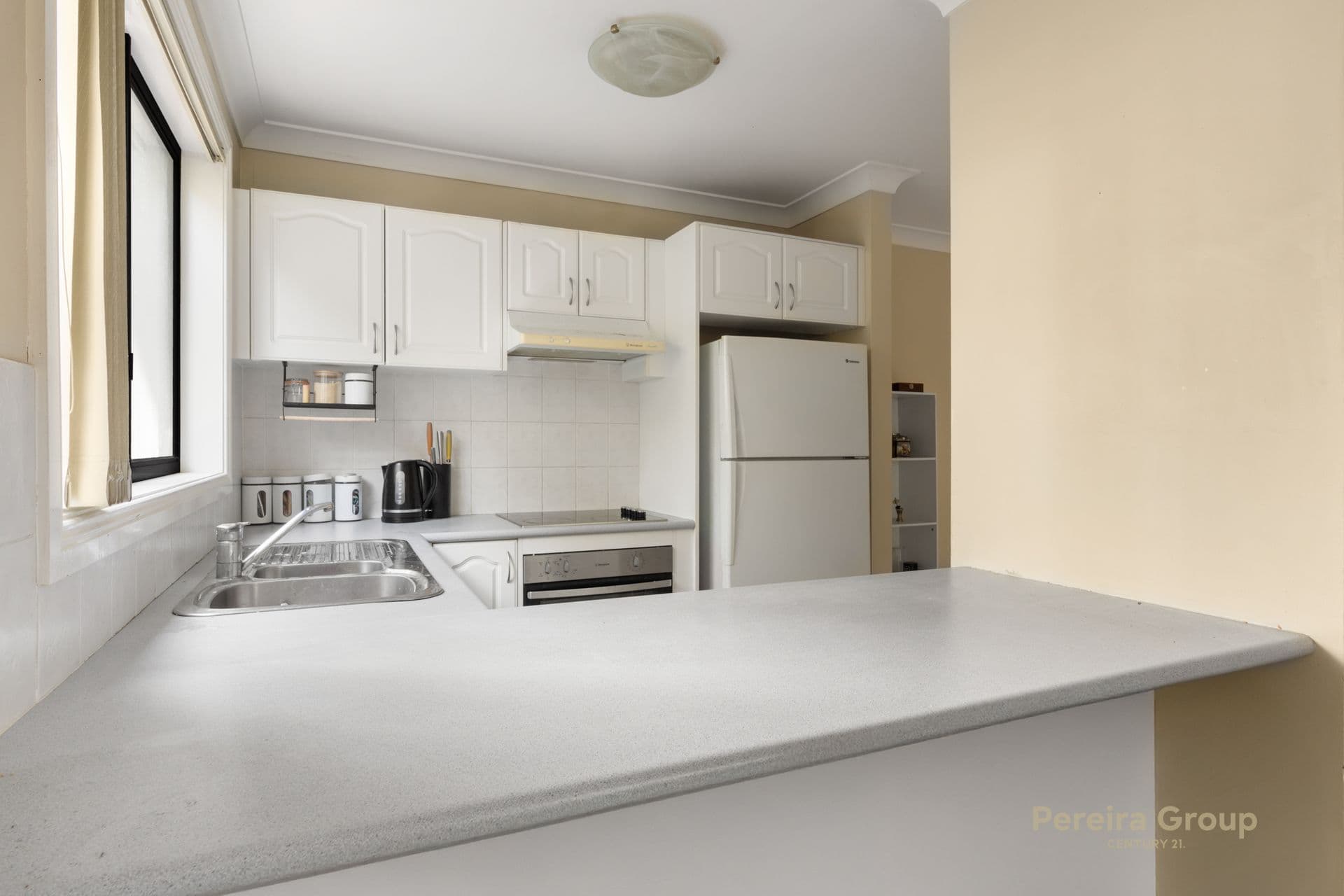 2/92-98 Glenfield Drive, Currans Hill, NSW, 2567, Currans Hill - Thumbnail 3