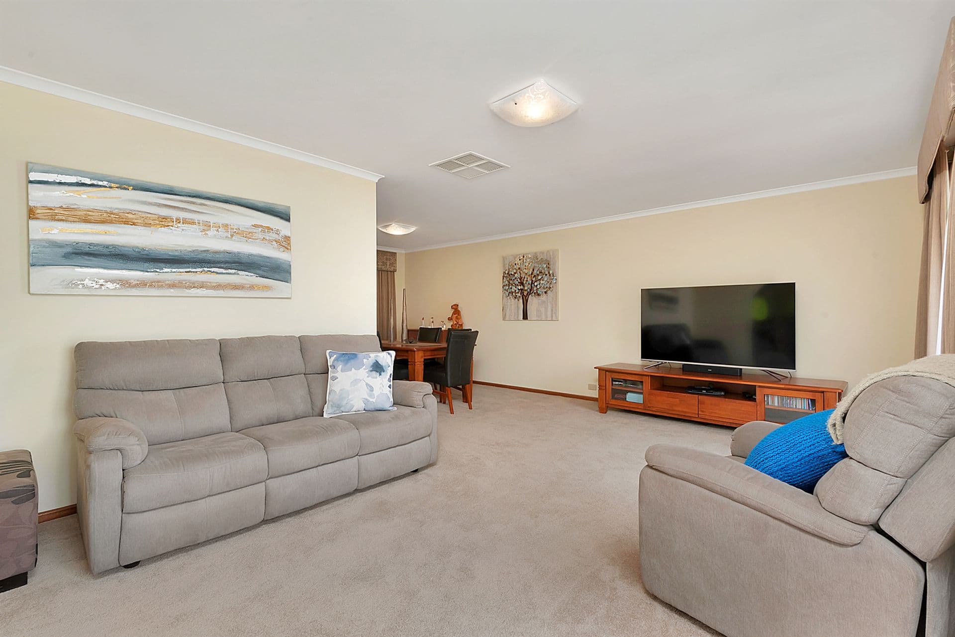 17 Burford Crescent, Redwood Park, SA, 5097, Redwood Park - Thumbnail 4