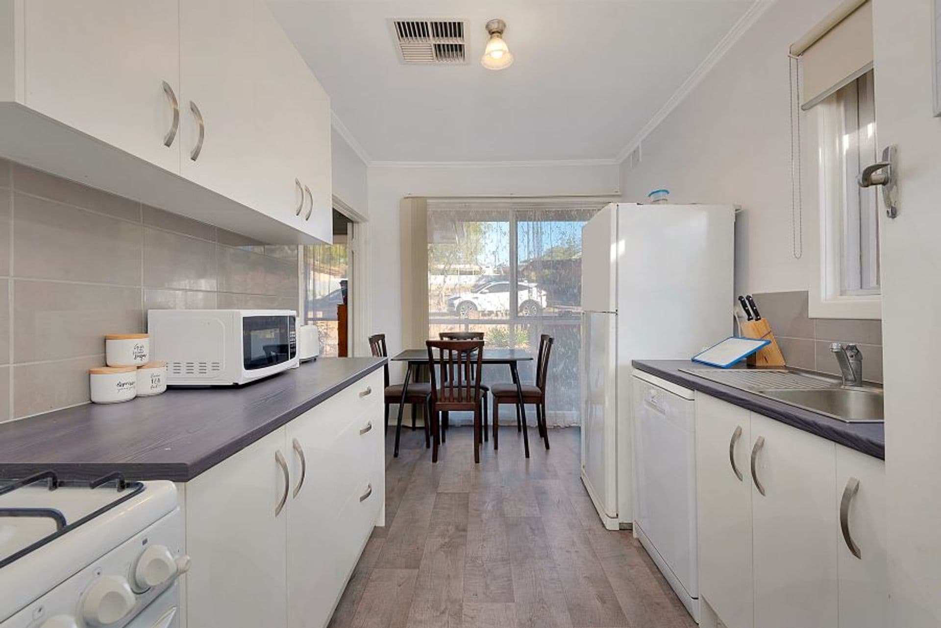 8 Gloucester Ave, Redwood Park, SA, 5097, Redwood Park - Thumbnail 6