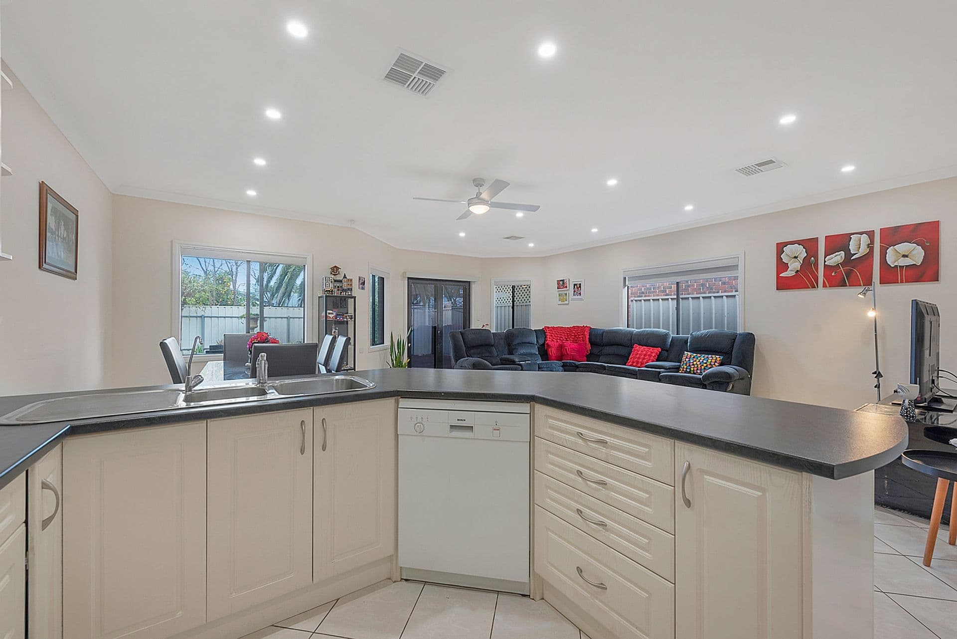 5 Dumfries Avenue, Northfield, SA, 5085, Northfield - Thumbnail 4
