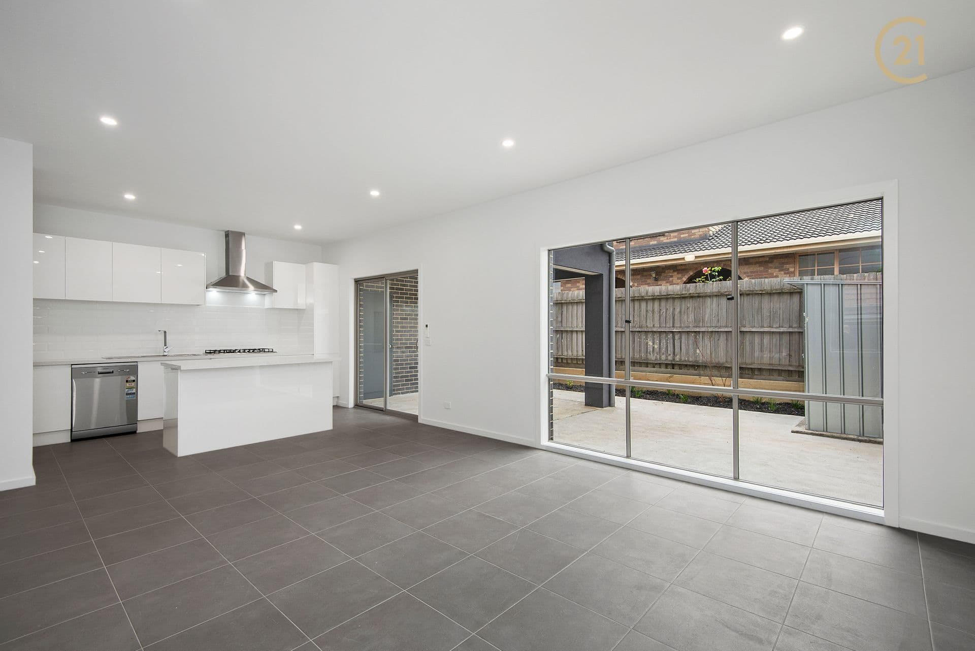 2/31 Carlisle Road, Hallam, VIC, 3803, Hallam - Thumbnail 3