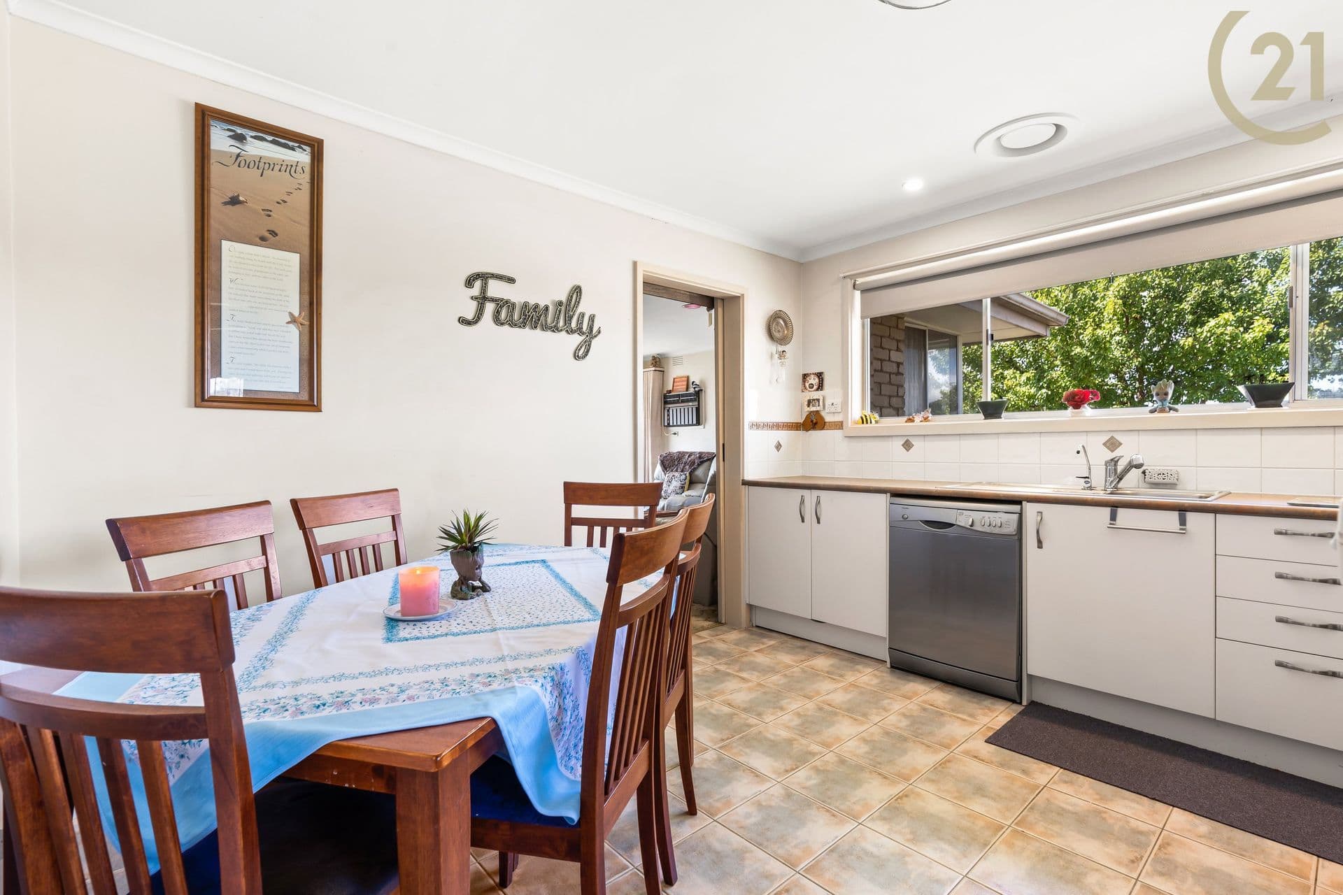 22 Floriana Avenue, Doveton, VIC, 3177, Doveton - Thumbnail 8
