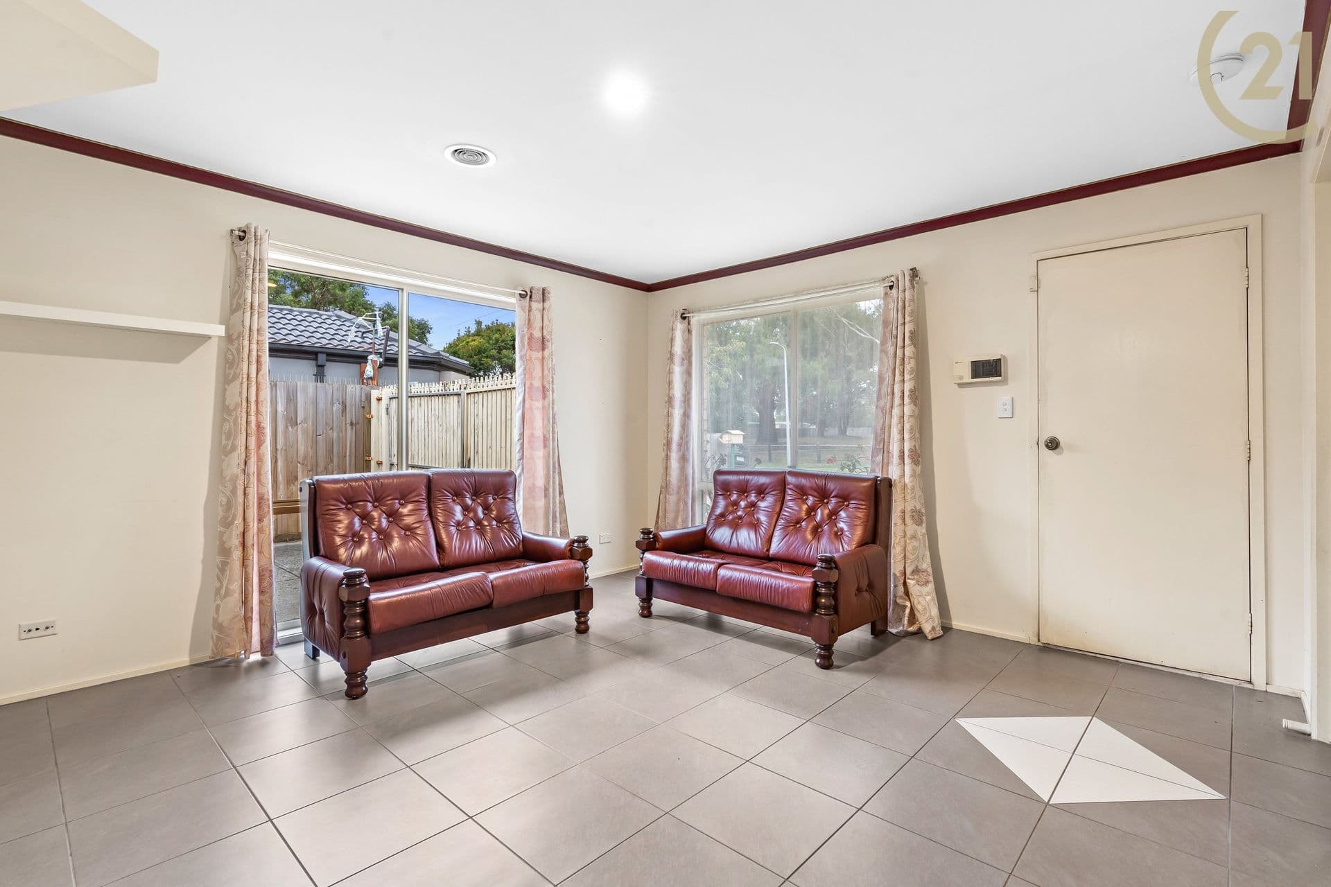 37 Scarborough Avenue, Cranbourne West, VIC, 3977, Cranbourne West - Thumbnail 4