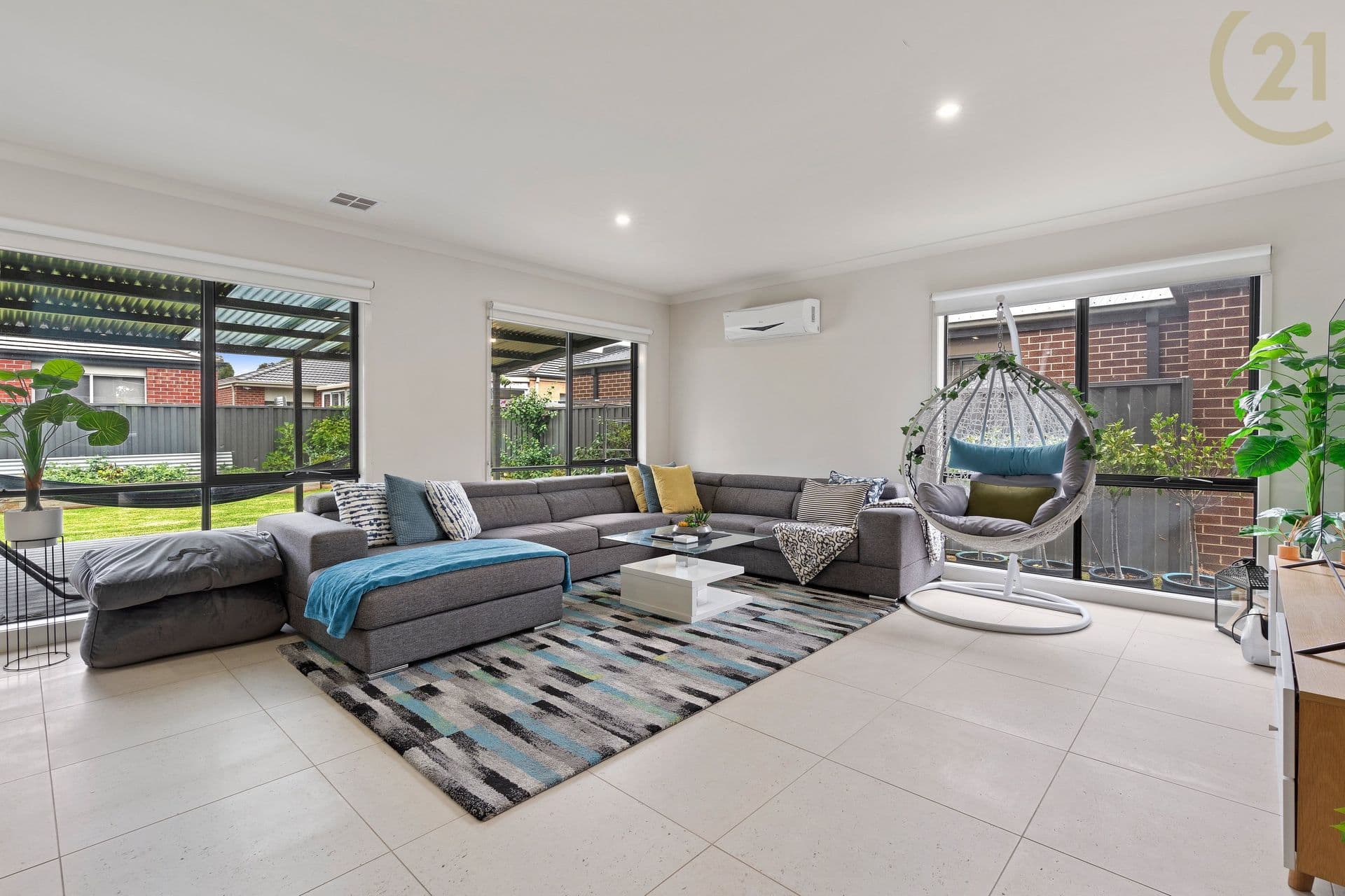 26 Pinebank Avenue, Cranbourne East, VIC, 3977, Cranbourne East - Thumbnail 2