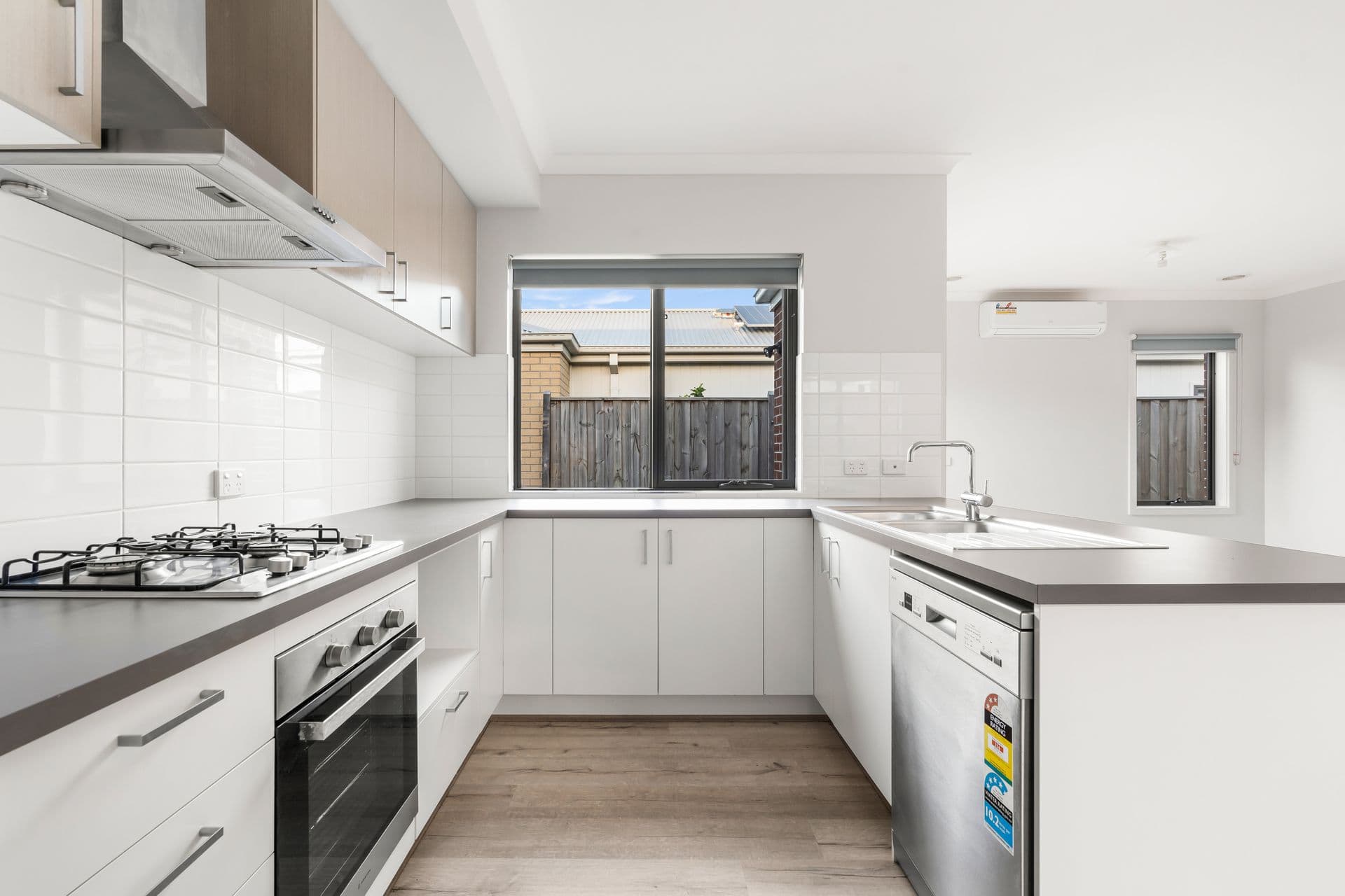 109/65 Victor Crescent, Narre Warren, VIC, 3805, Clyde North - Thumbnail 4