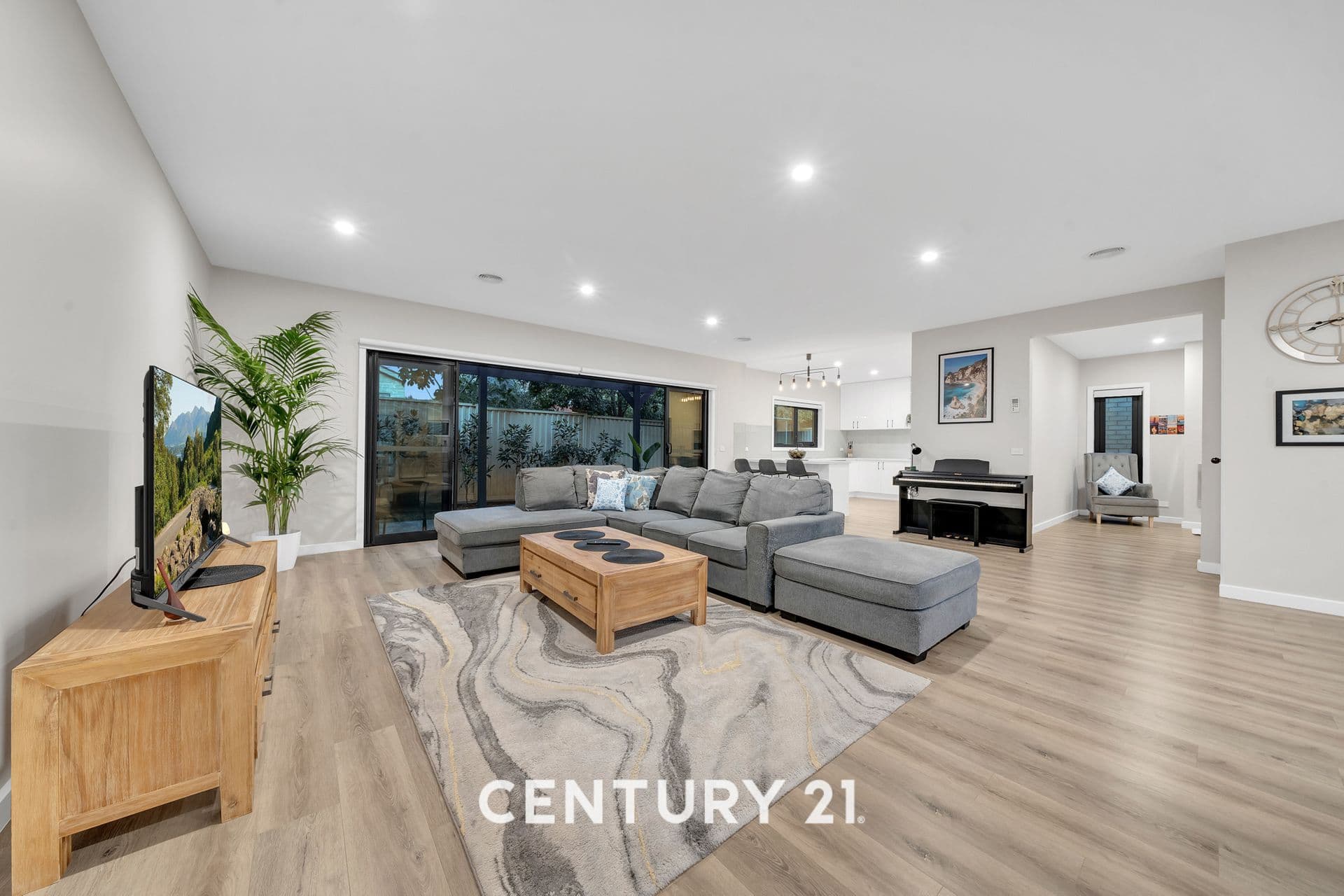 2/11 Masters Street, Dandenong, VIC, 3175, Dandenong - Thumbnail 2
