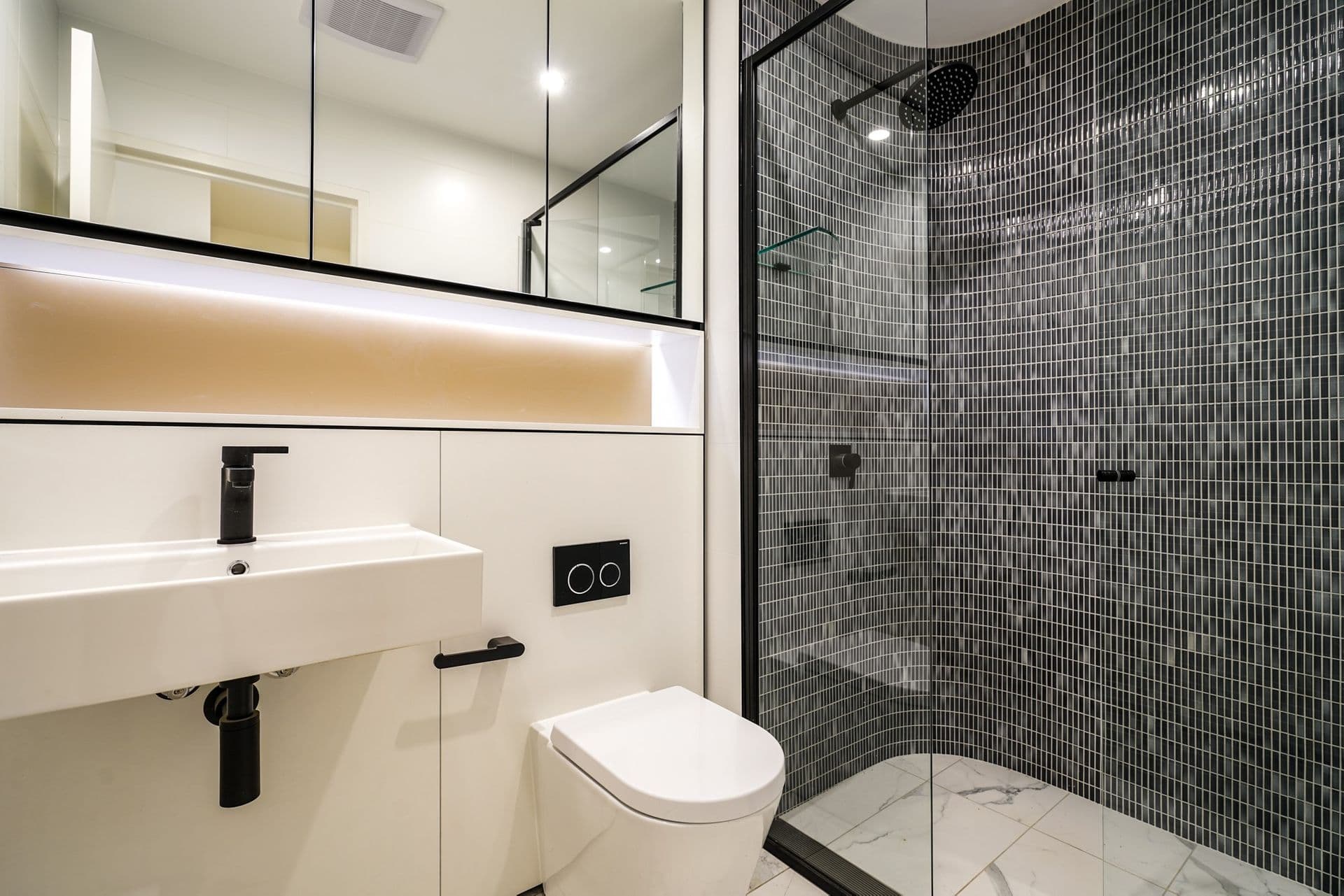111/2e Wharf Road, Melrose Park - Thumbnail 3