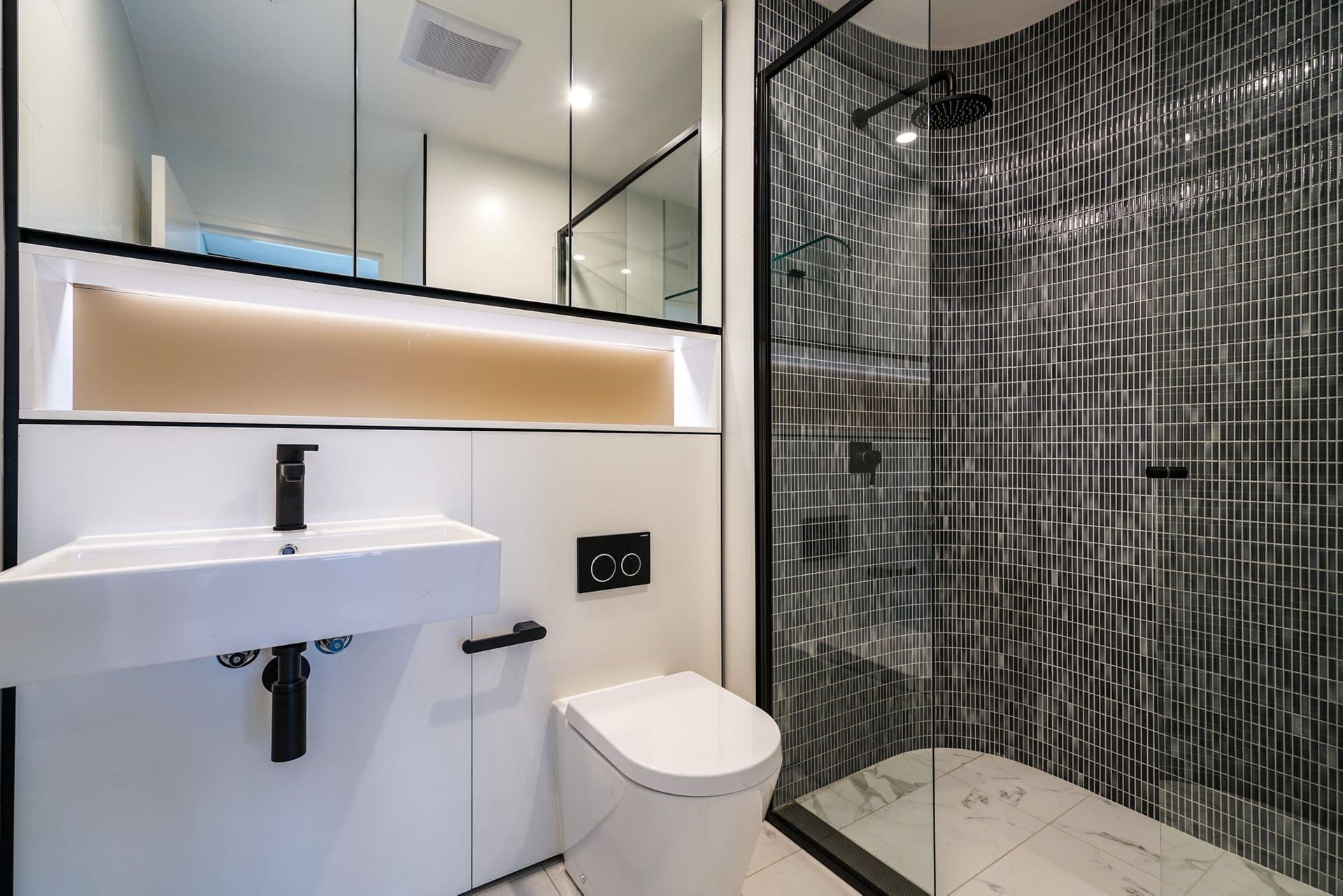 111/2e Wharf Road, Melrose Park - Thumbnail 4