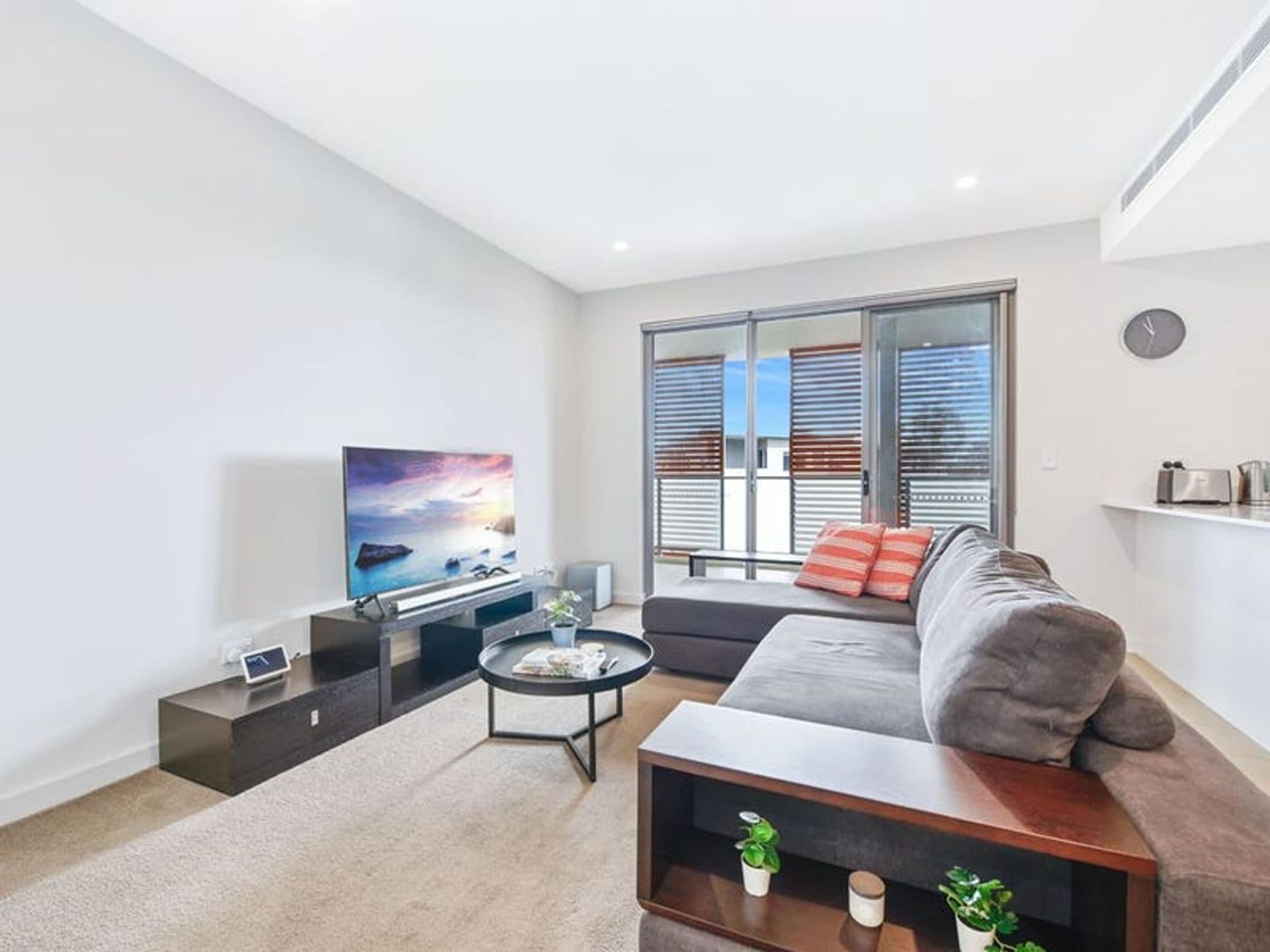 402D/2 Rowe Dr, Potts Hill, NSW, 2143, Potts Hill - Thumbnail 2