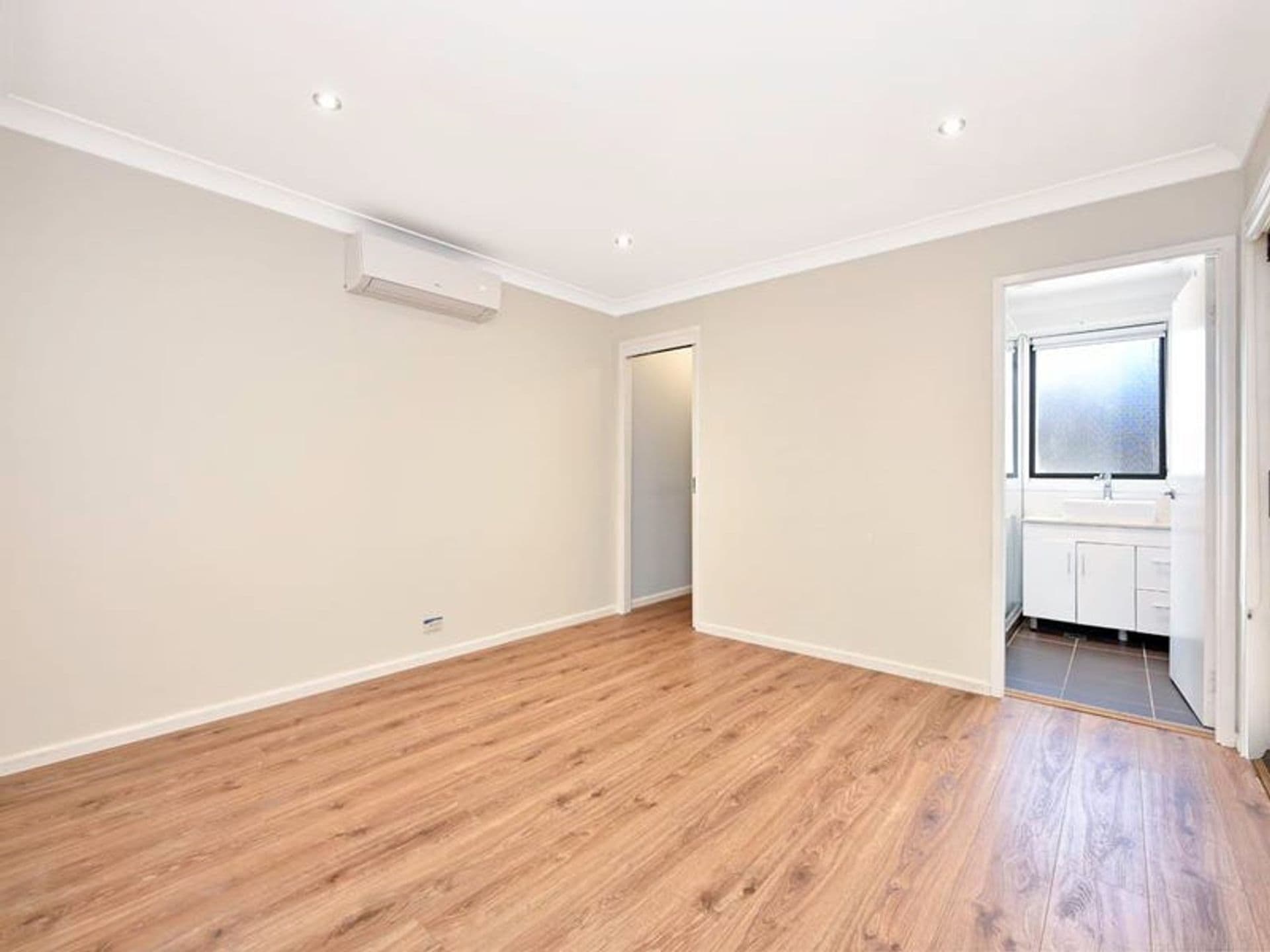 7 Keller Place, Casula, NSW, 2170, Casula - Thumbnail 3