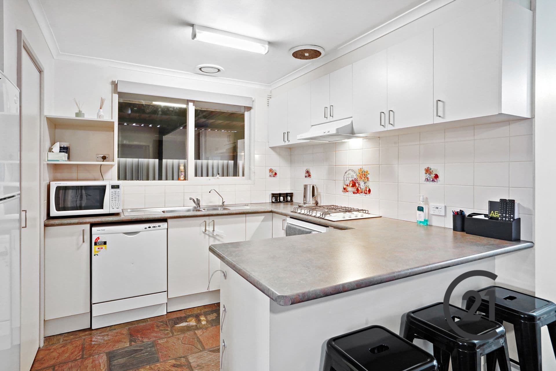 Suite 4 241-244 Caroline Springs Blvd, Caroline Springs, VIC, 3023, Rockbank - Thumbnail 8
