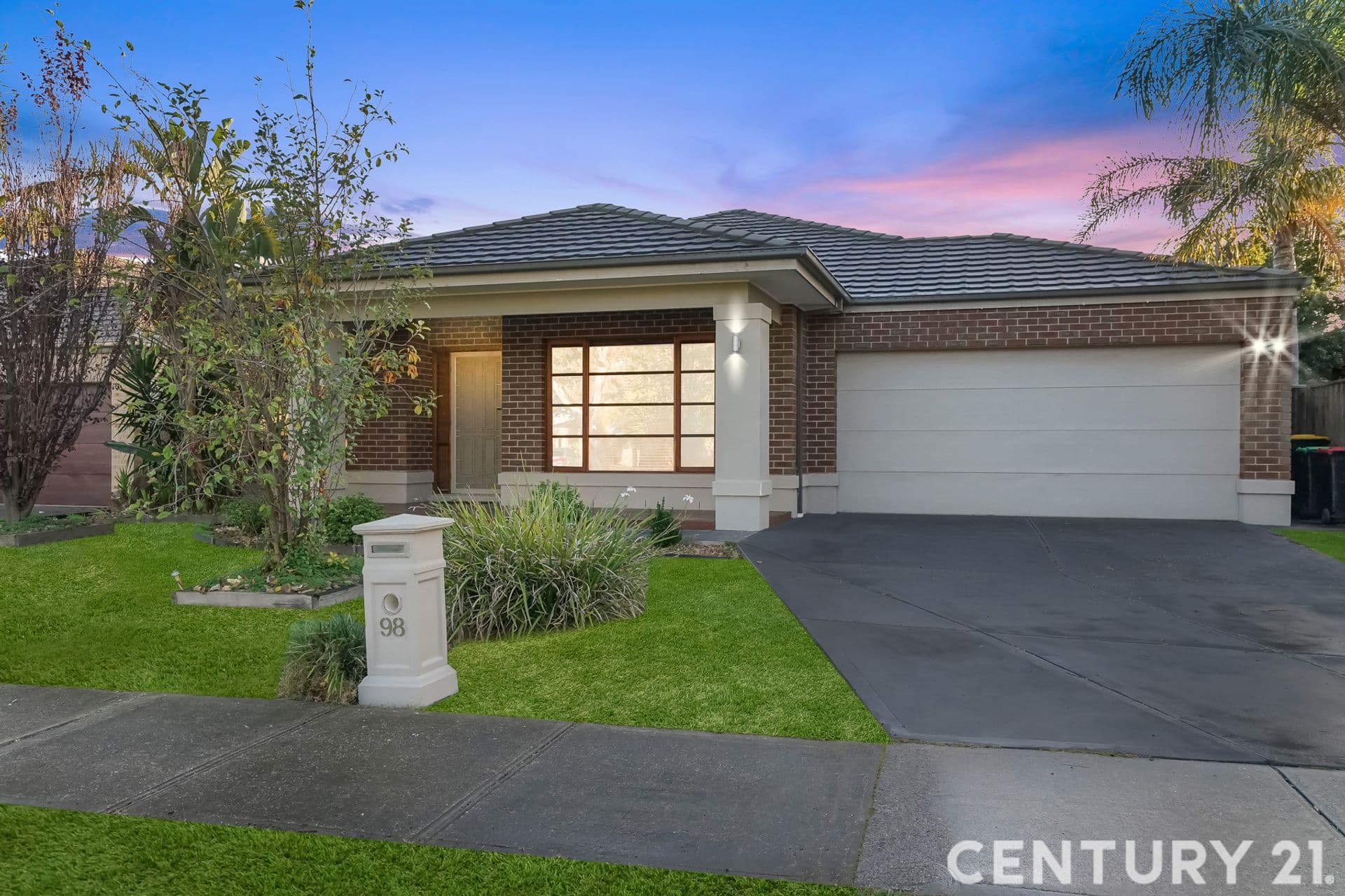 98 Arbour Boulevard, Burnside Heights, VIC, 3023, Burnside Heights - Thumbnail 2