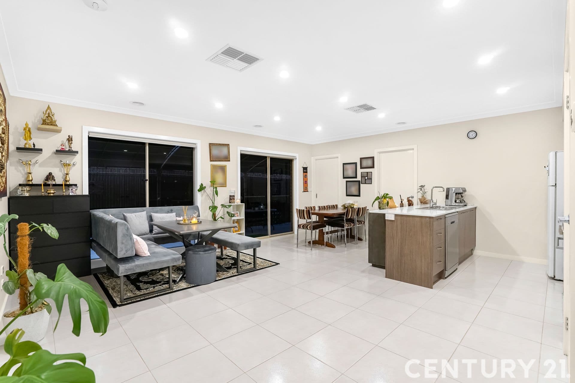Suite 4 241-244 Caroline Springs Blvd, Caroline Springs, VIC, 3023, Thornhill Park - Thumbnail 3