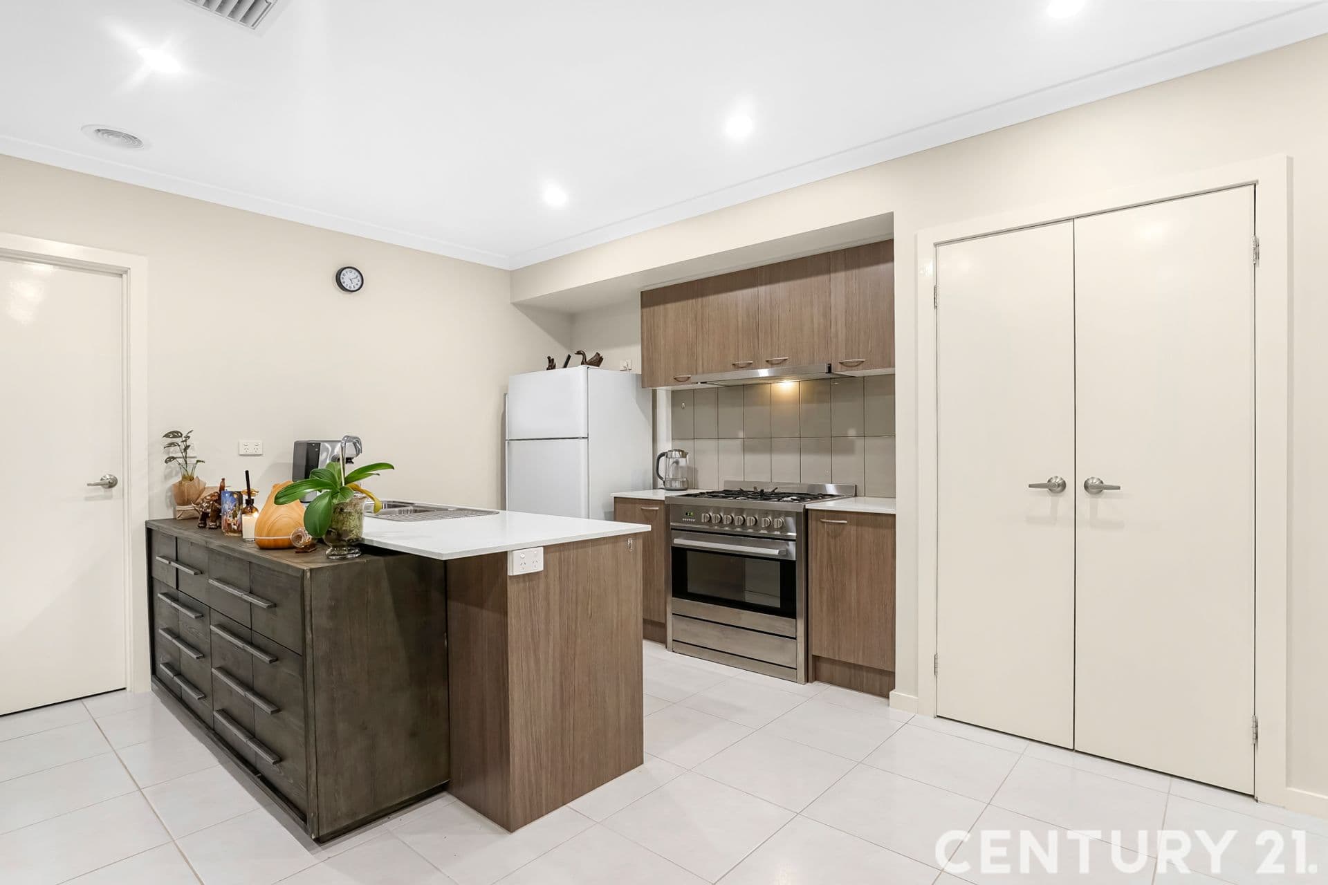 Suite 4 241-244 Caroline Springs Blvd, Caroline Springs, VIC, 3023, Thornhill Park - Thumbnail 6