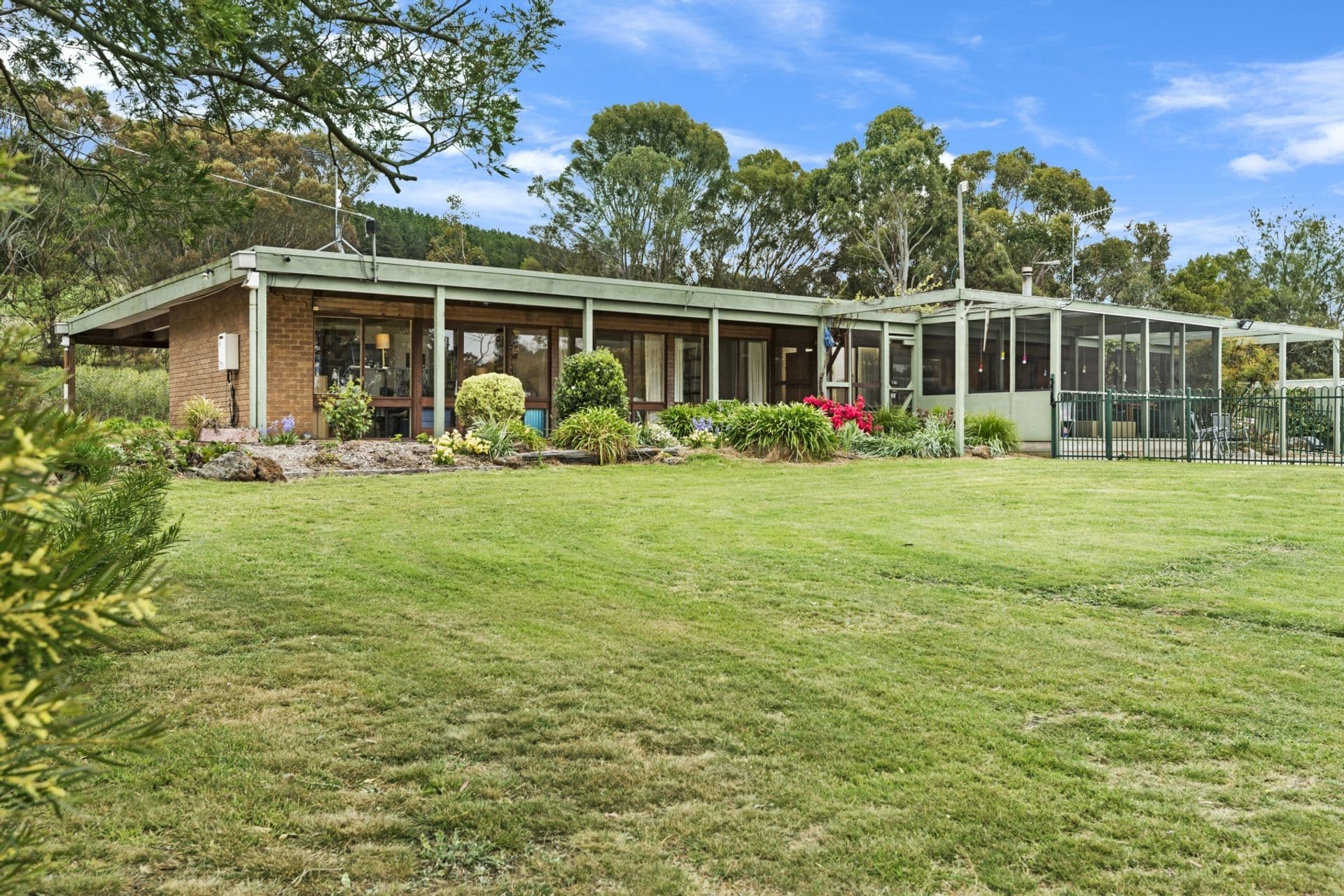 Suite 4 241-244 Caroline Springs Blvd, Caroline Springs, VIC, 3023, Gisborne - Thumbnail 2