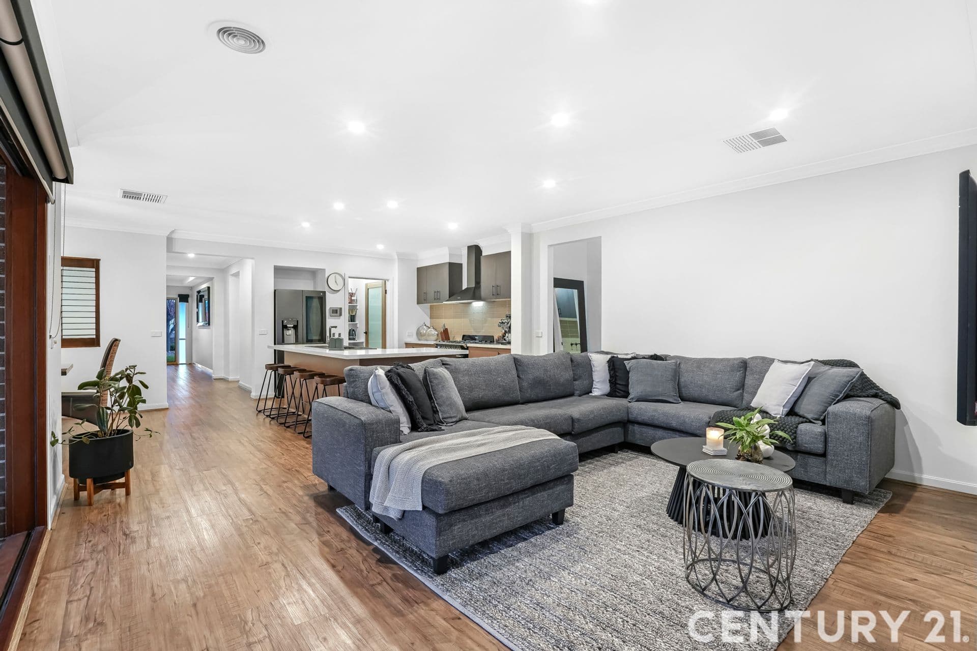 Suite 4 241-244 Caroline Springs Blvd, Caroline Springs, VIC, 3023, Taylors Hill - Thumbnail 3