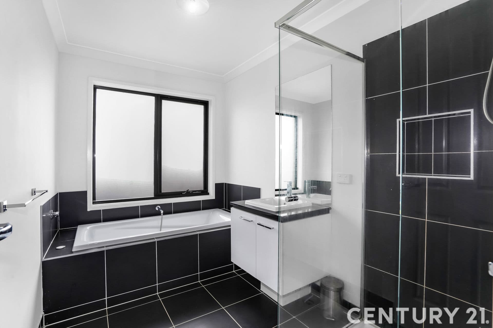 Suite 4 241-244 Caroline Springs Blvd, Caroline Springs, VIC, 3023, Greenvale - Thumbnail 5