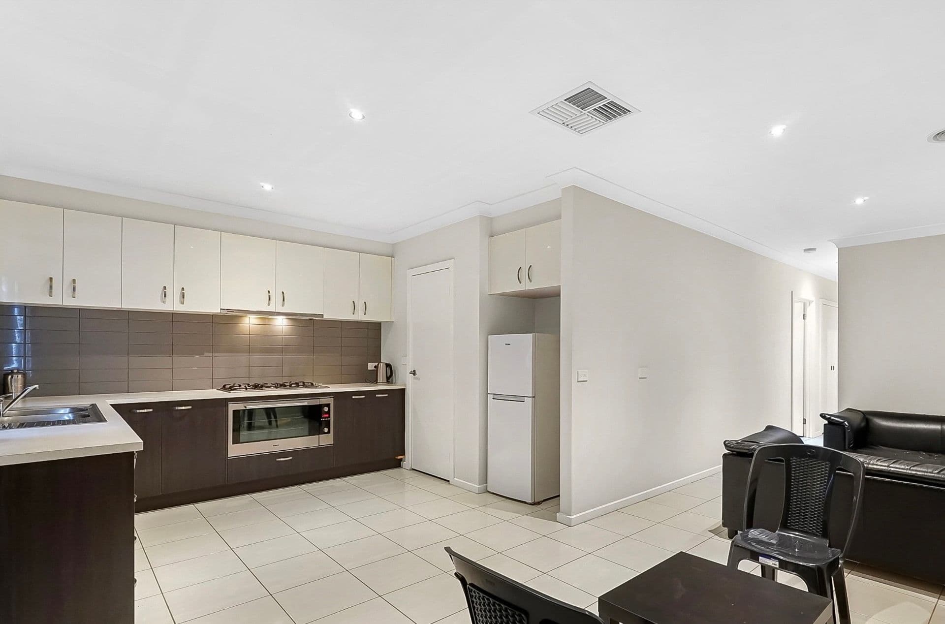 Suite 4 241-244 Caroline Springs Blvd, Caroline Springs, VIC, 3023, Fraser Rise - Thumbnail 2
