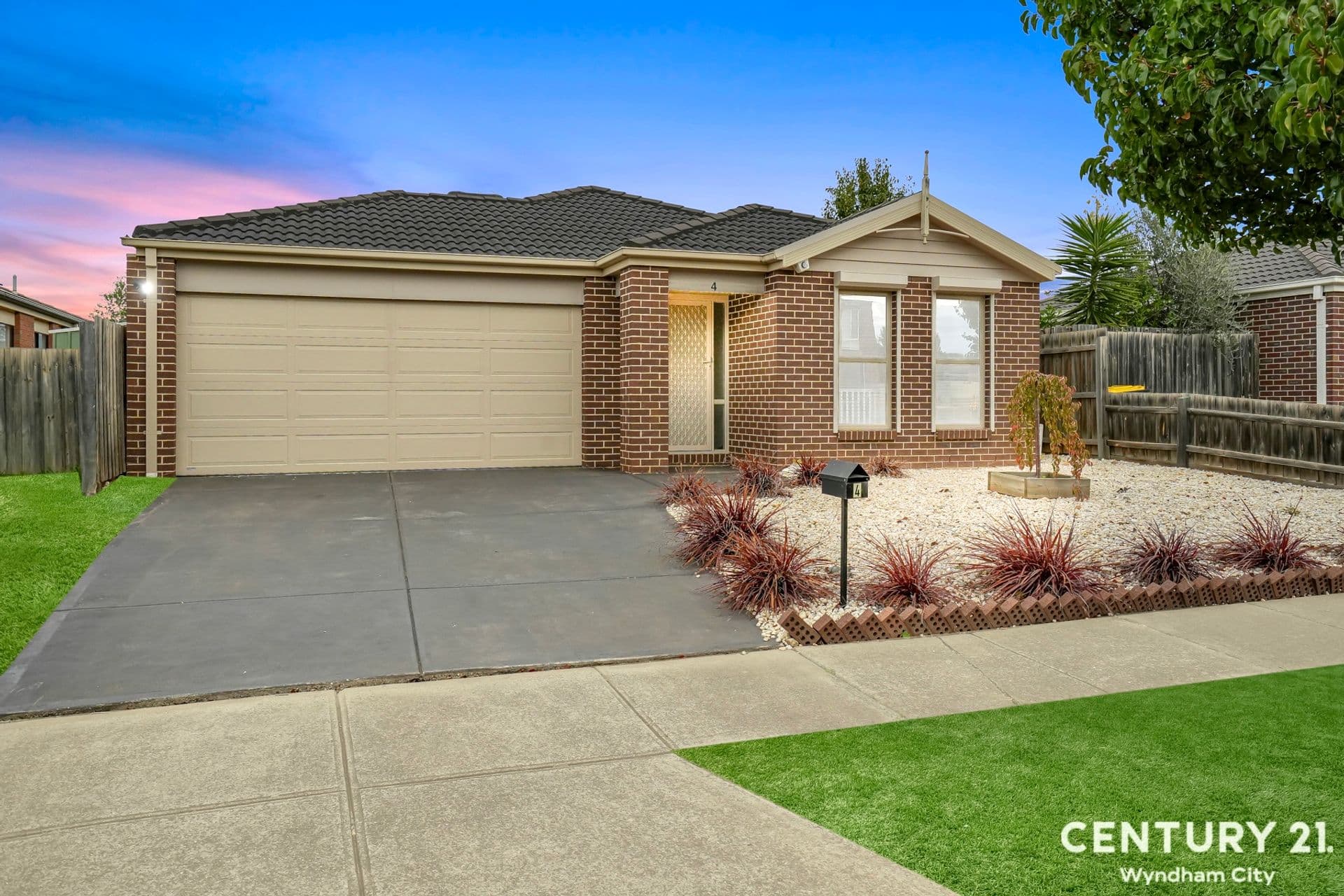 4 Sunderland Way, Melton West, VIC, 3337, Melton West - Thumbnail 2
