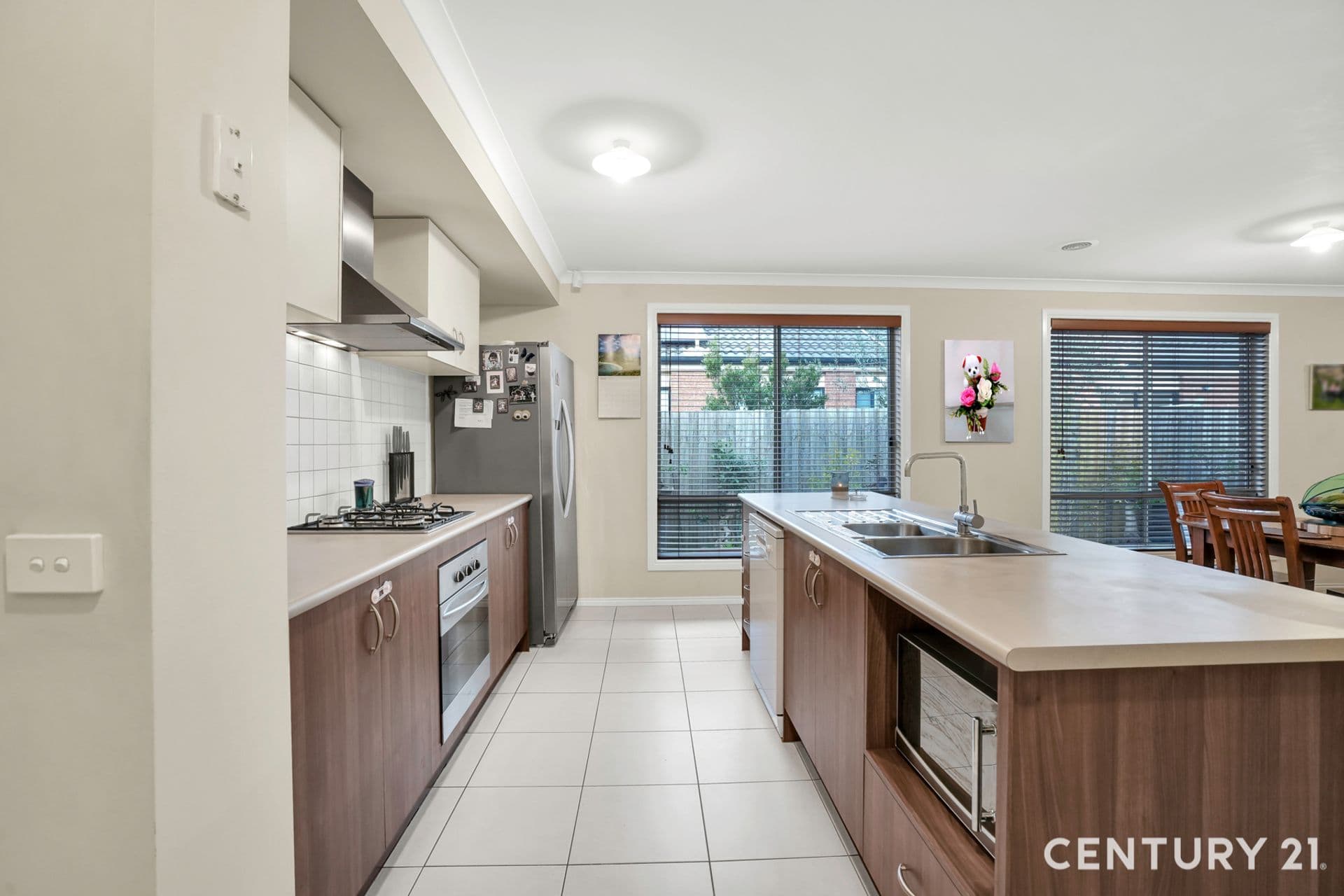 4 Sunderland Way, Melton West, VIC, 3337, Melton West - Thumbnail 8