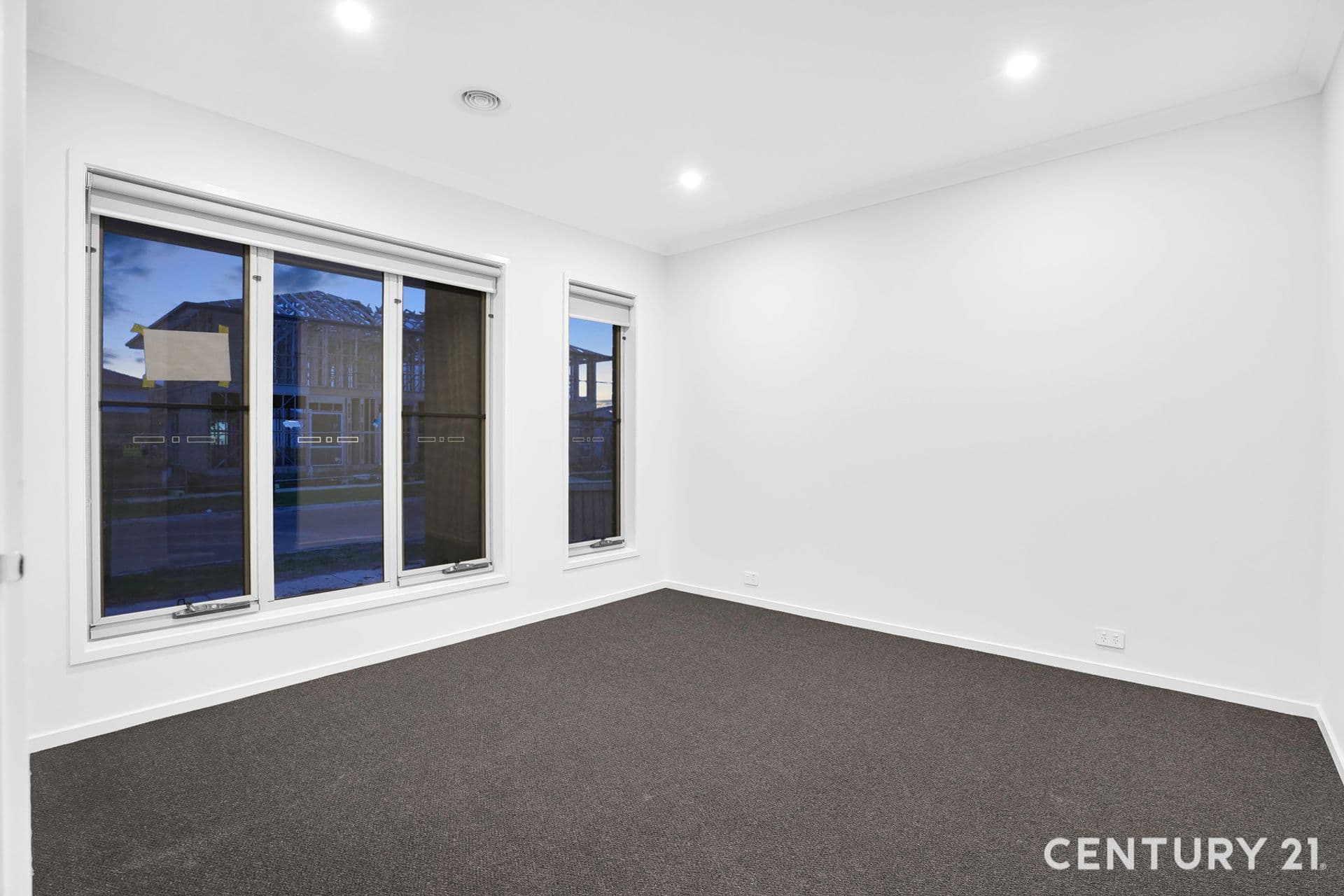Suite 4 241-244 Caroline Springs Blvd, Caroline Springs, VIC, 3023, Deanside - Thumbnail 2