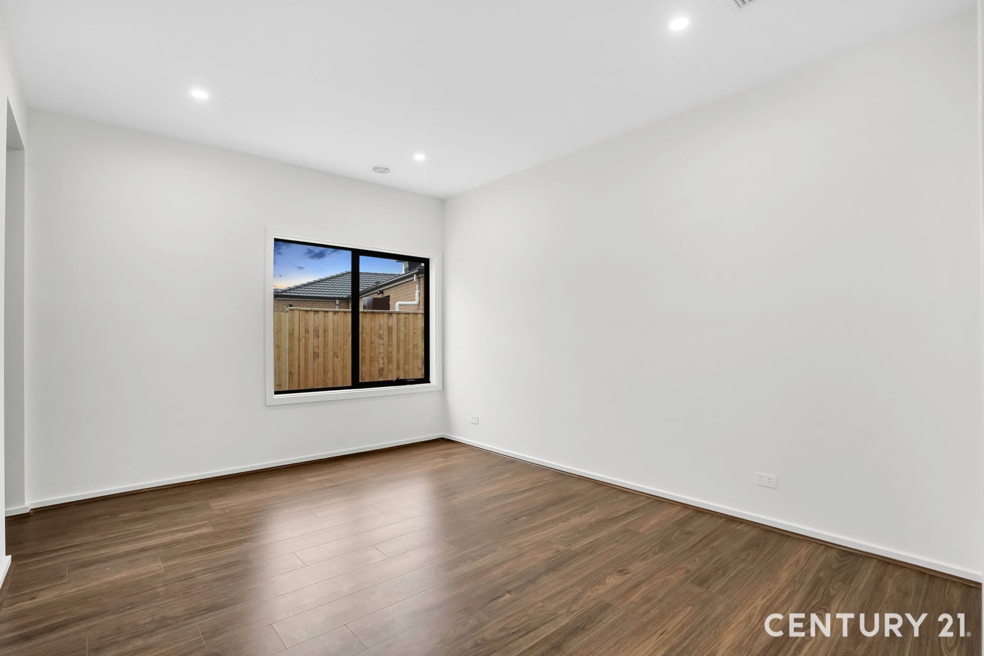 Suite 4 241-244 Caroline Springs Blvd, Caroline Springs, VIC, 3023, Bonnie Brook - Thumbnail 4