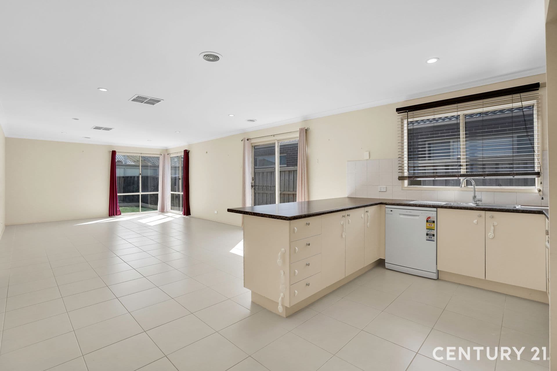 Suite 4 241-244 Caroline Springs Blvd, Caroline Springs, VIC, 3023, Harkness - Thumbnail 2