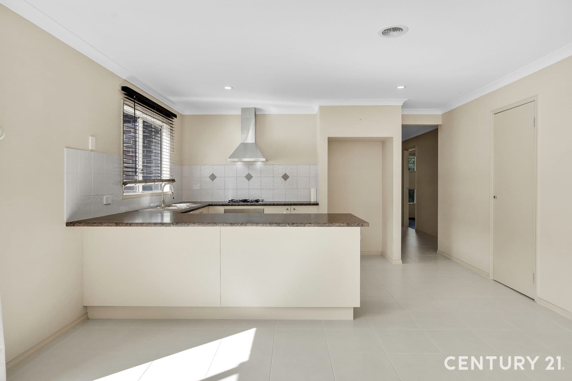 Suite 4 241-244 Caroline Springs Blvd, Caroline Springs, VIC, 3023, Harkness - Thumbnail 4