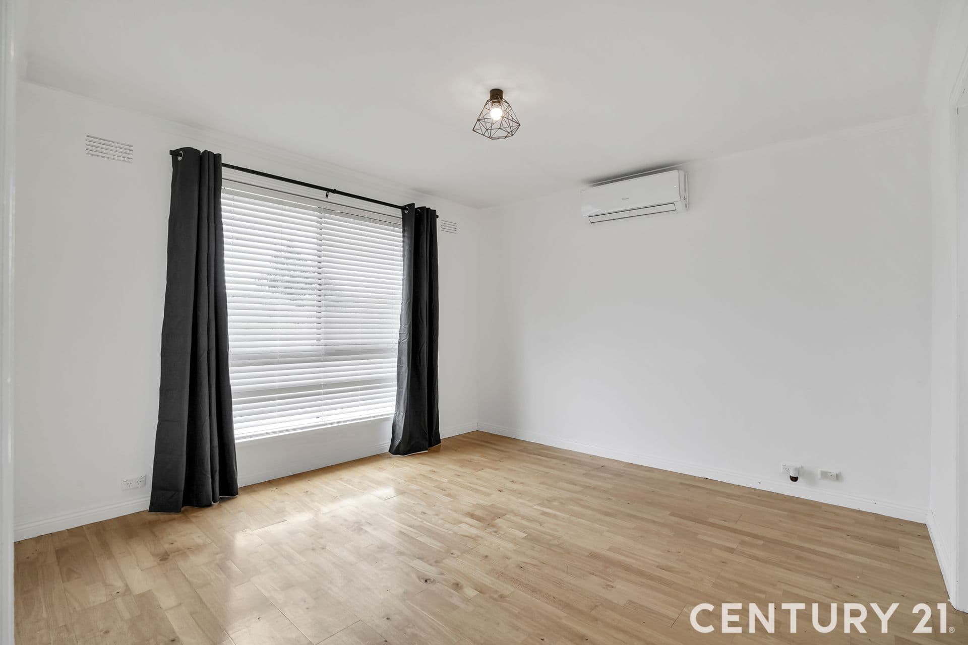Suite 4 241-244 Caroline Springs Blvd, Caroline Springs, VIC, 3023, Rockbank - Thumbnail 5