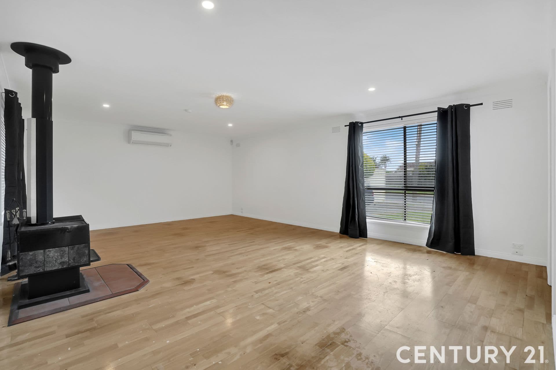 Suite 4 241-244 Caroline Springs Blvd, Caroline Springs, VIC, 3023, Rockbank - Thumbnail 7