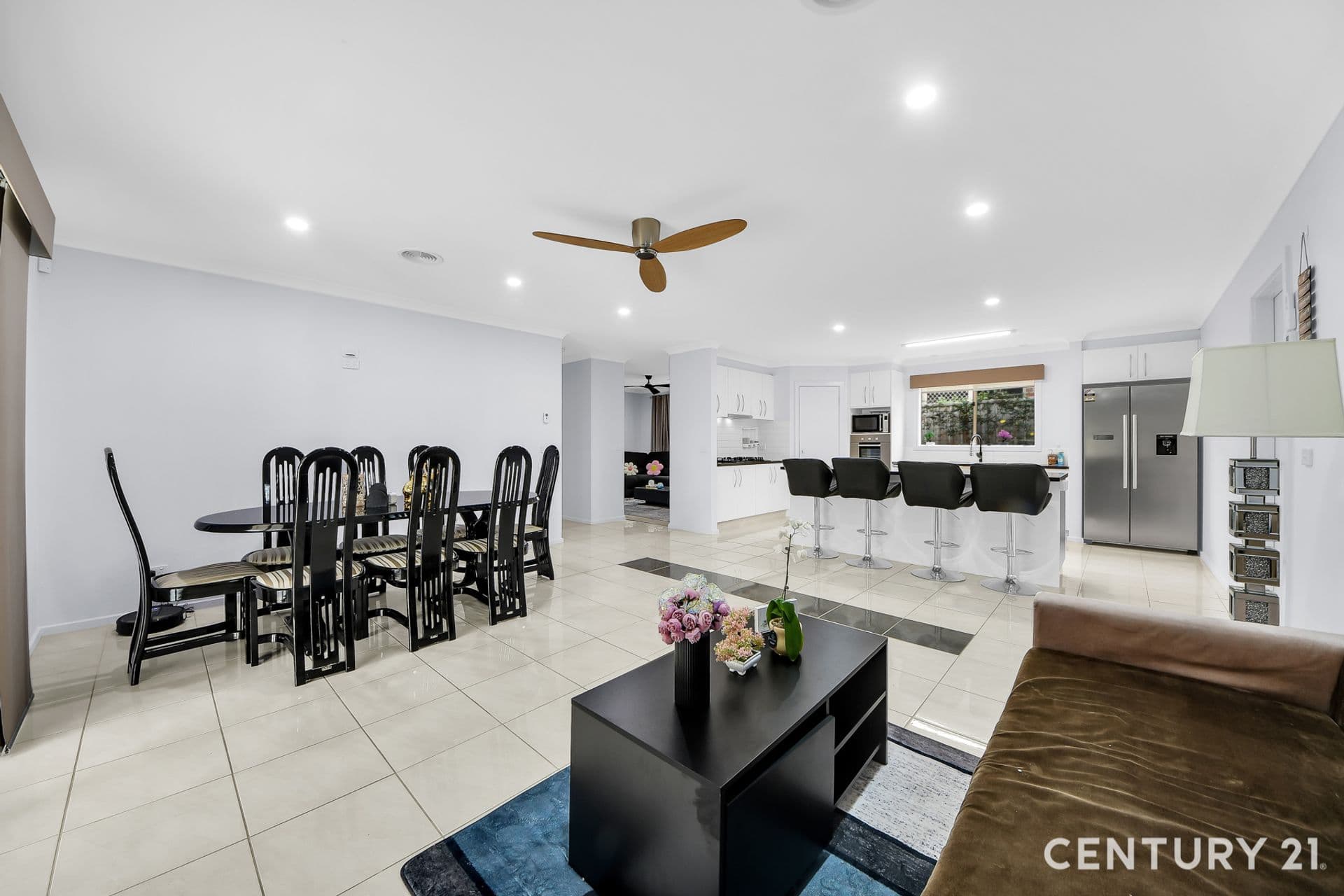 Suite 4 241-244 Caroline Springs Blvd, Caroline Springs, VIC, 3023, Wallan - Thumbnail 4
