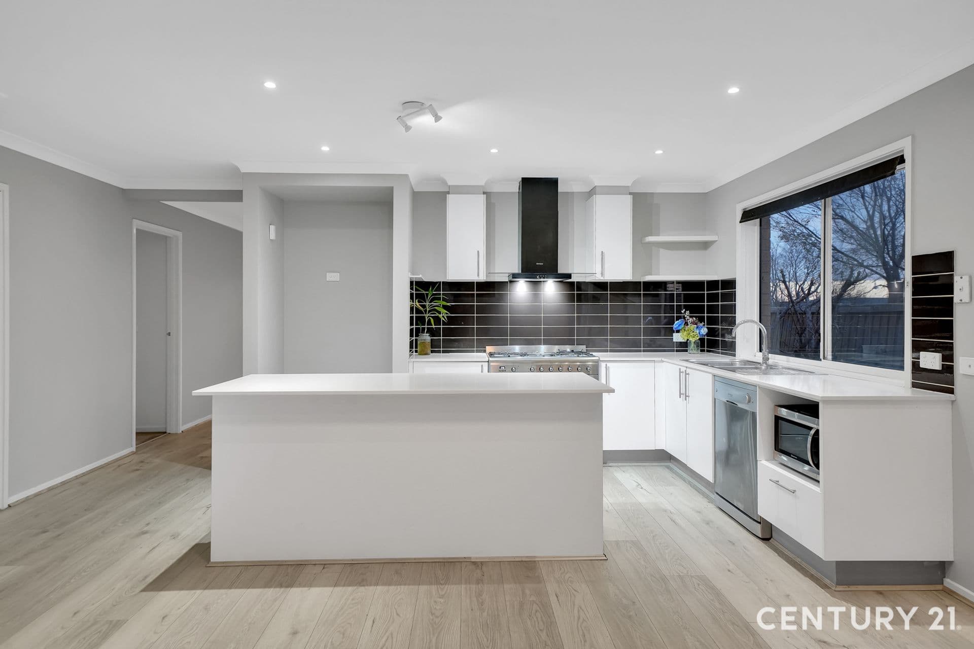 Suite 4 241-244 Caroline Springs Blvd, Caroline Springs, VIC, 3023, Taylors Hill - Thumbnail 5