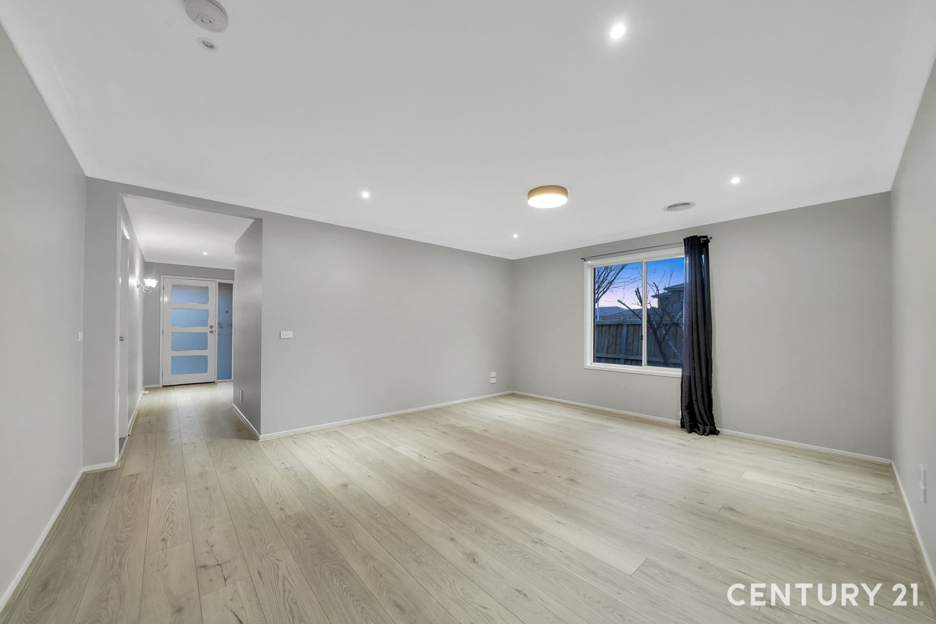 Suite 4 241-244 Caroline Springs Blvd, Caroline Springs, VIC, 3023, Taylors Hill - Thumbnail 4