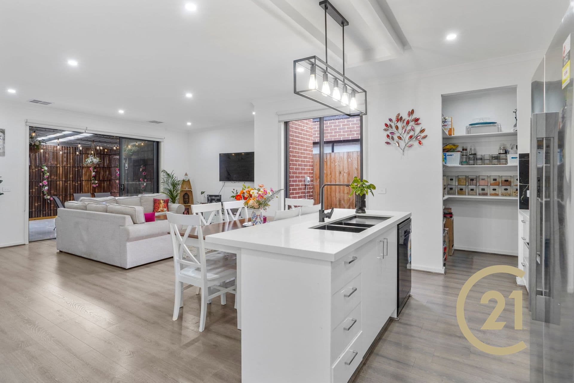 Suite 4 241-244 Caroline Springs Blvd, Caroline Springs, VIC, 3023, Deanside - Thumbnail 5