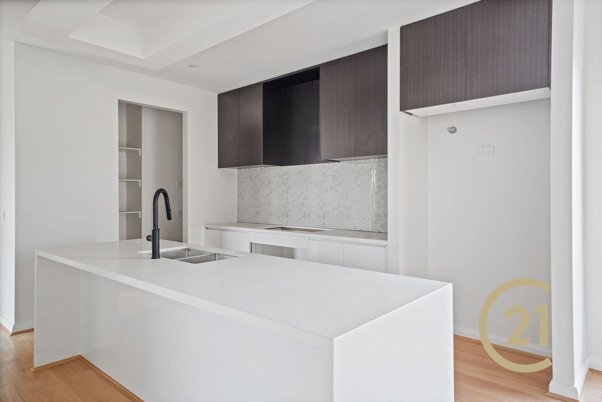 Suite 4 241-244 Caroline Springs Blvd, Caroline Springs, VIC, 3023, Tarneit - Thumbnail 4