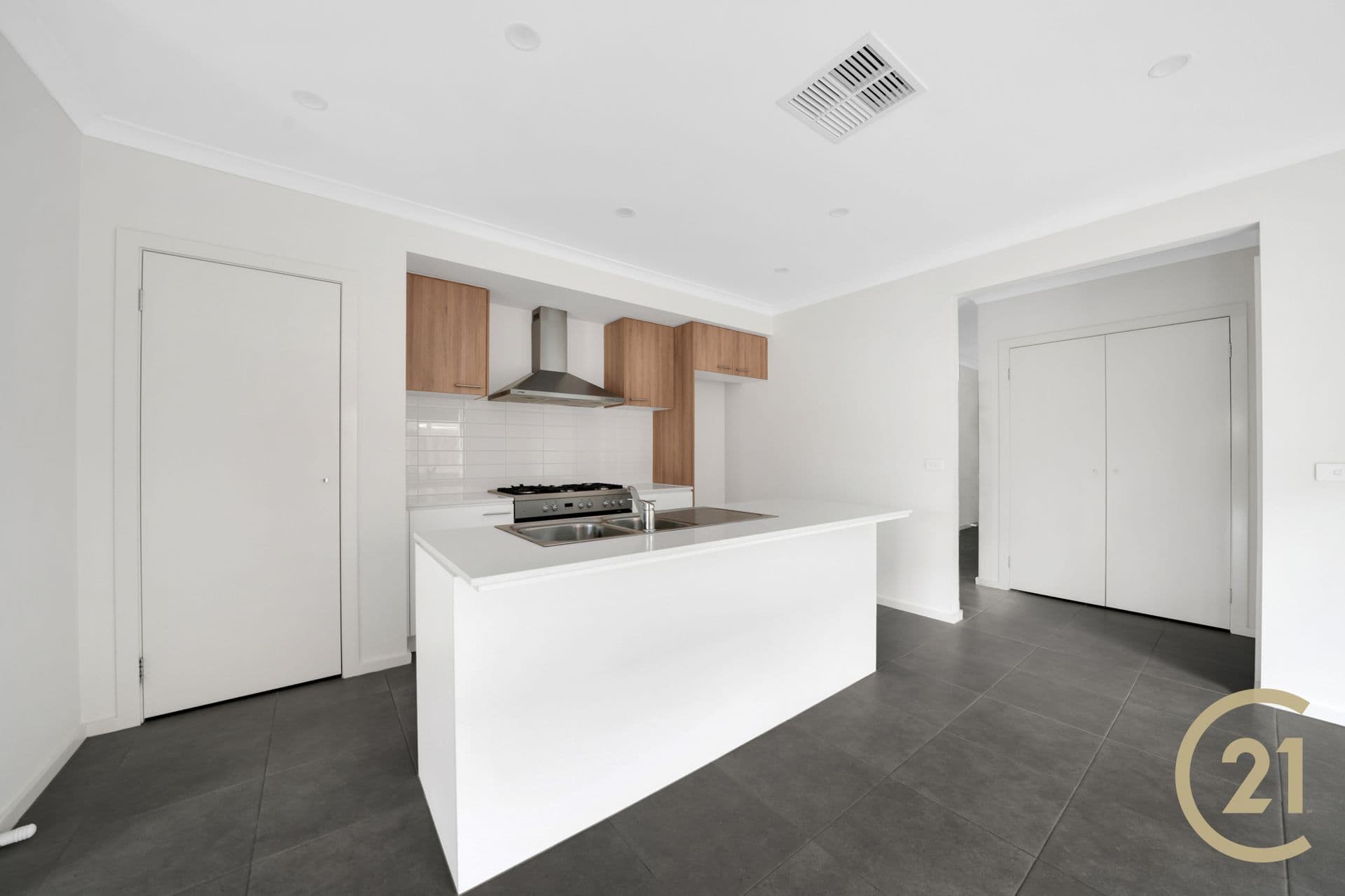 Suite 4 241-244 Caroline Springs Blvd, Caroline Springs, VIC, 3023, Bonnie Brook - Thumbnail 5