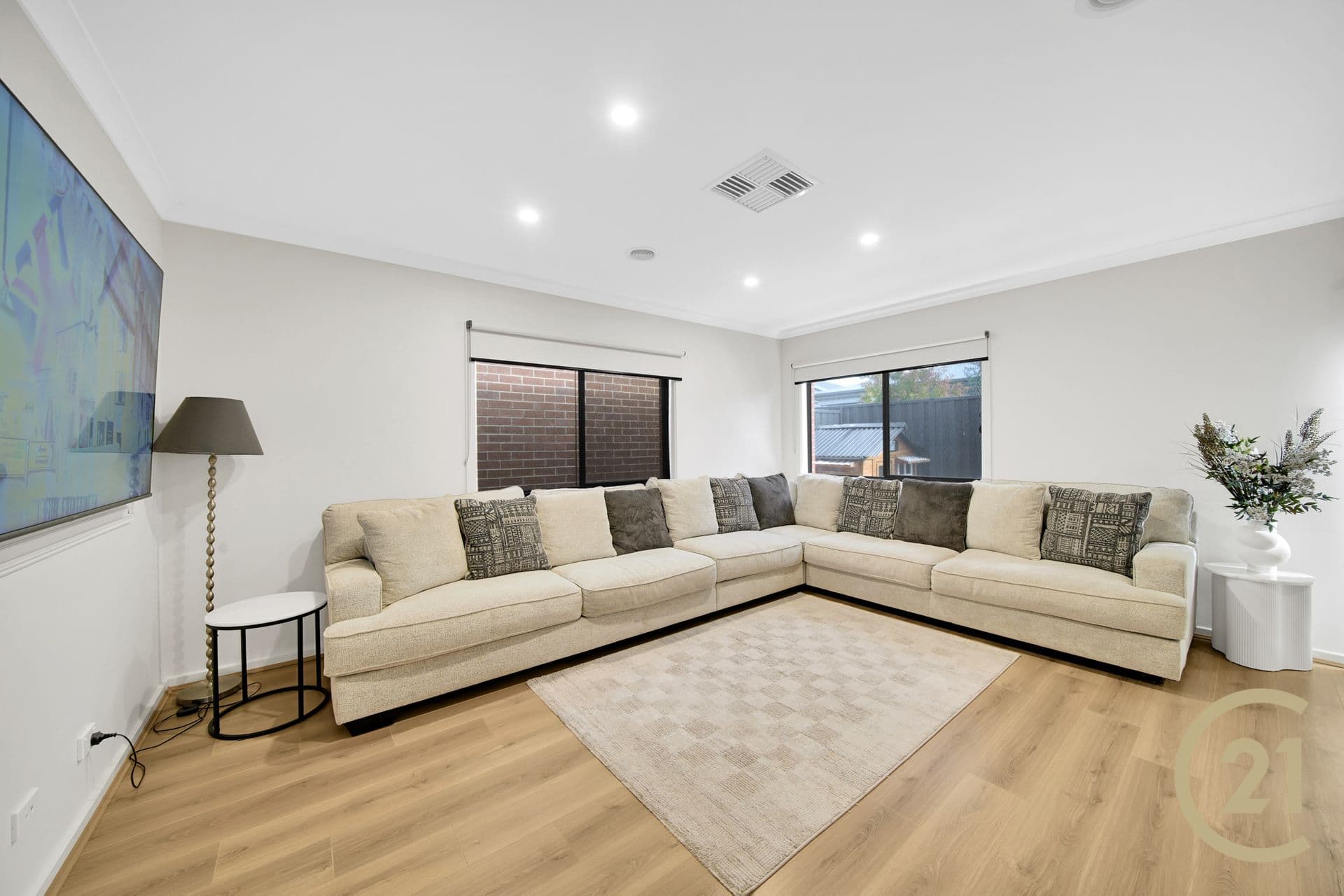 Suite 4 241-244 Caroline Springs Blvd, Caroline Springs, VIC, 3023, Rockbank - Thumbnail 2