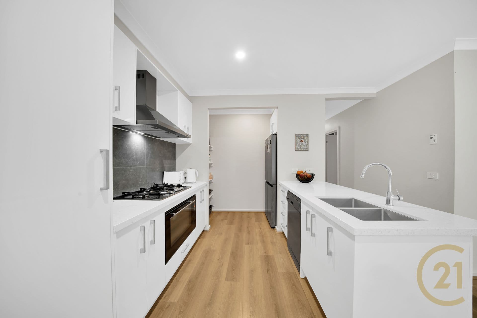 Suite 4 241-244 Caroline Springs Blvd, Caroline Springs, VIC, 3023, Rockbank - Thumbnail 5