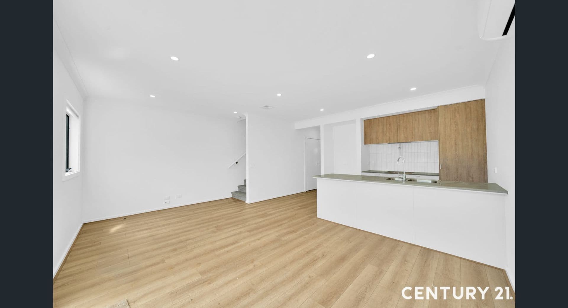 Suite 4 241-244 Caroline Springs Blvd, Caroline Springs, VIC, 3023, Truganina - Thumbnail 4