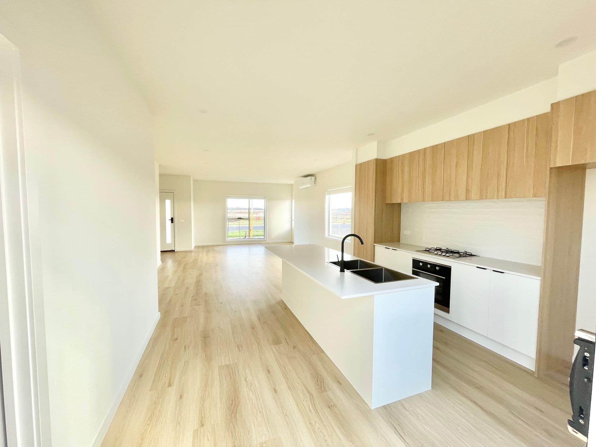 Suite 4 241-244 Caroline Springs Blvd, Caroline Springs, VIC, 3023, Thornhill Park - Thumbnail 3