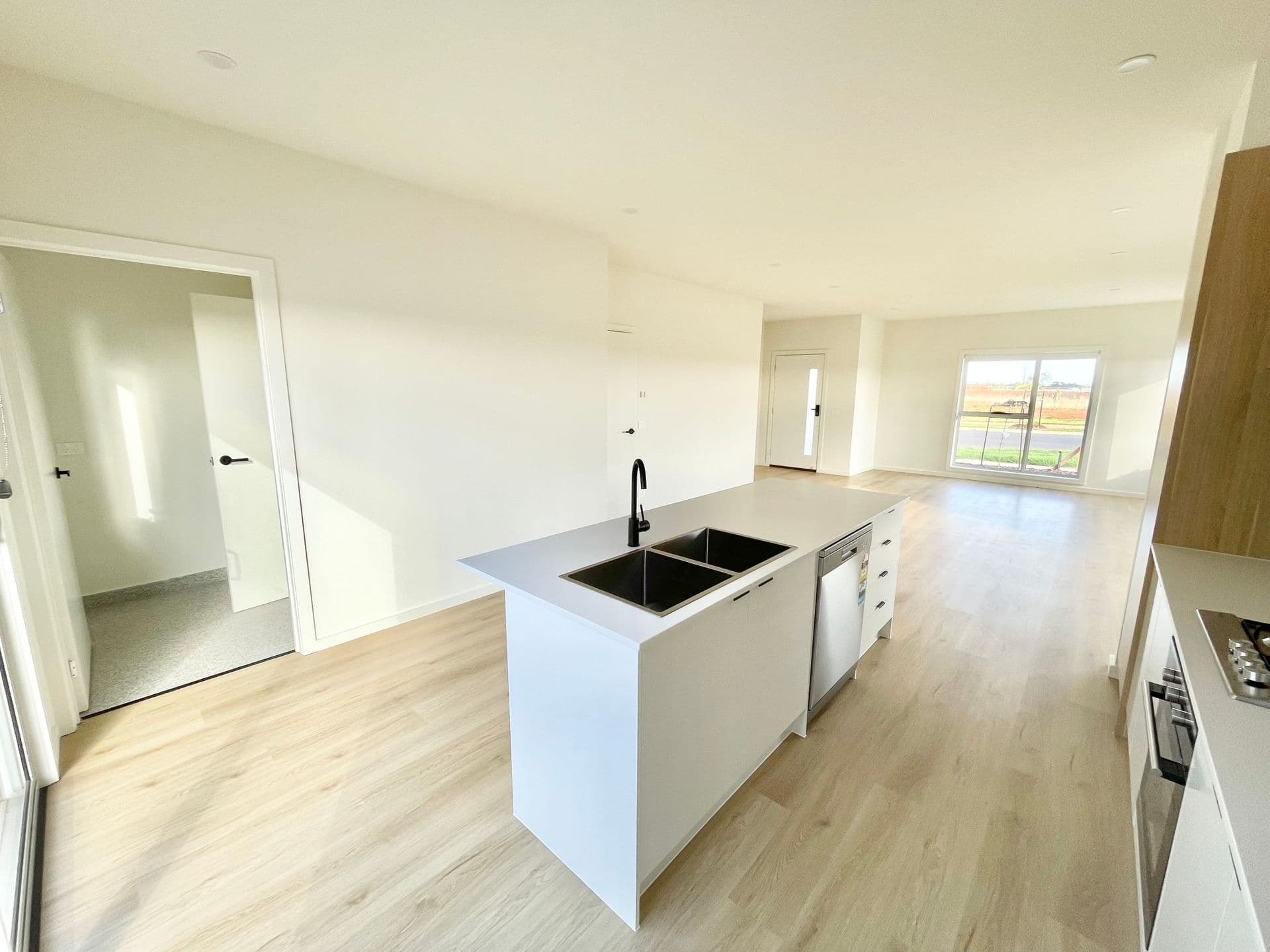 Suite 4 241-244 Caroline Springs Blvd, Caroline Springs, VIC, 3023, Thornhill Park - Thumbnail 4
