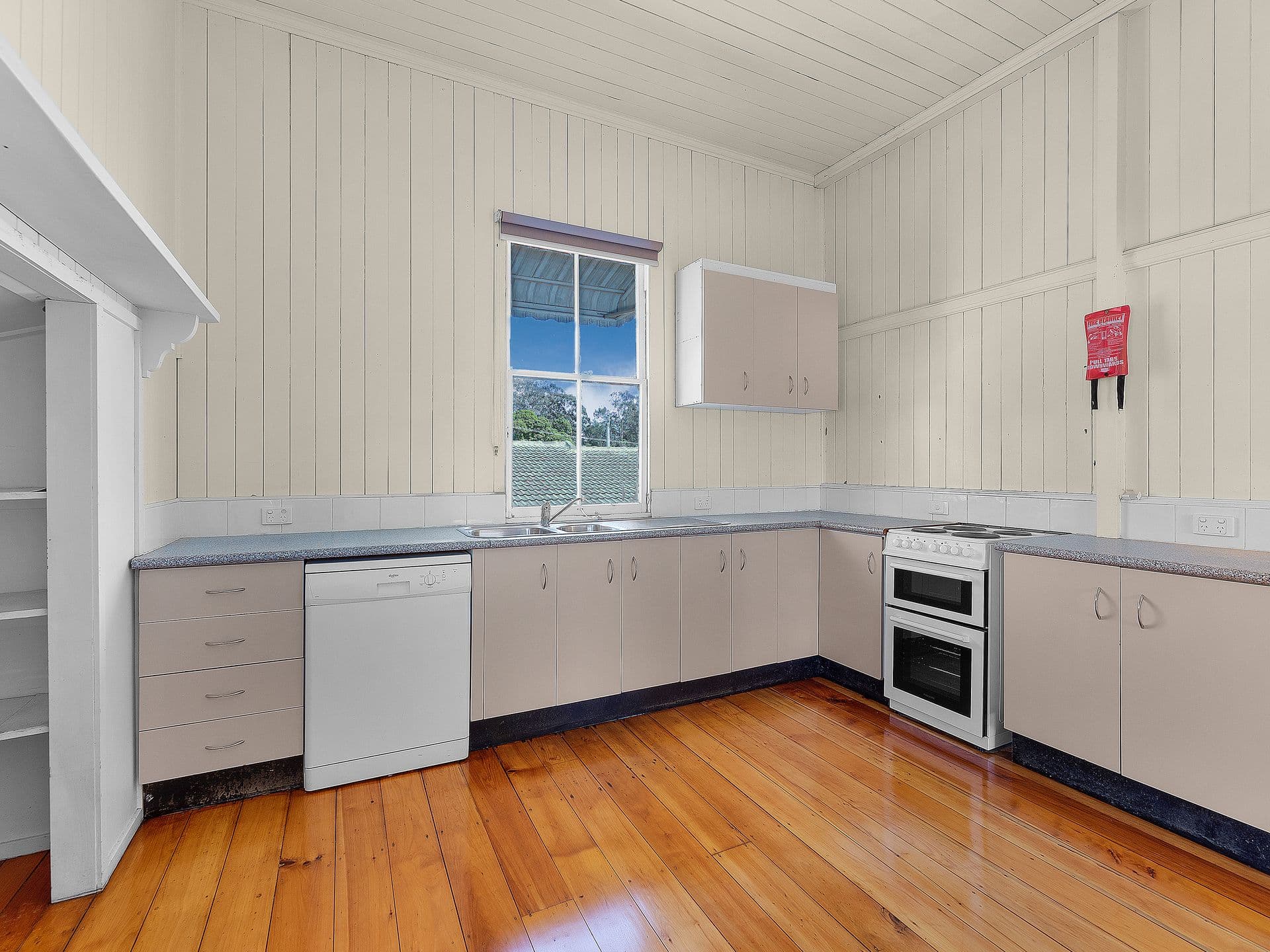 42A Wall Street, Bundamba, QLD, 4304, Bundamba - Thumbnail 7