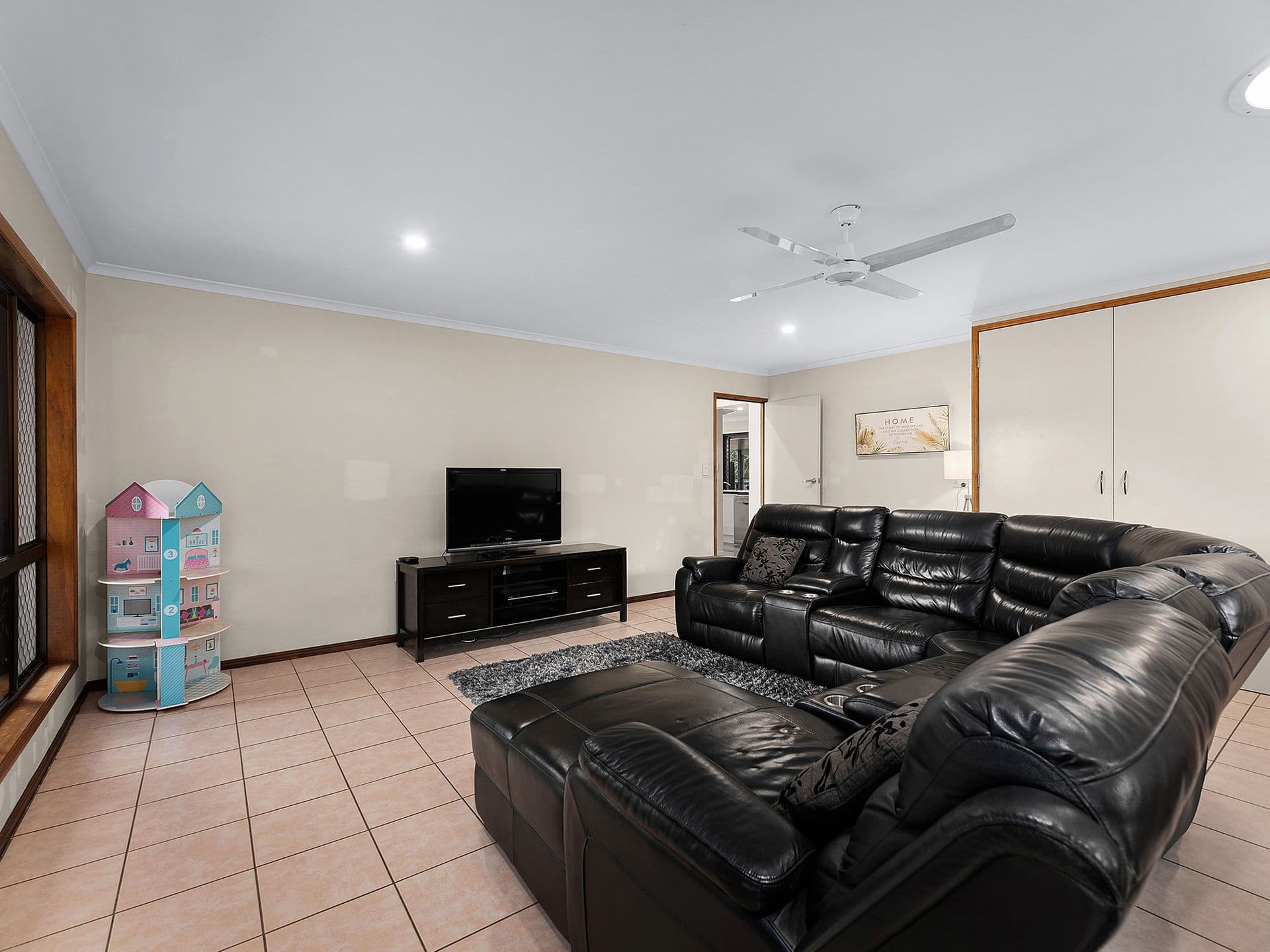 20 Bladon Street, Yamanto, QLD, 4305, Yamanto - Thumbnail 4