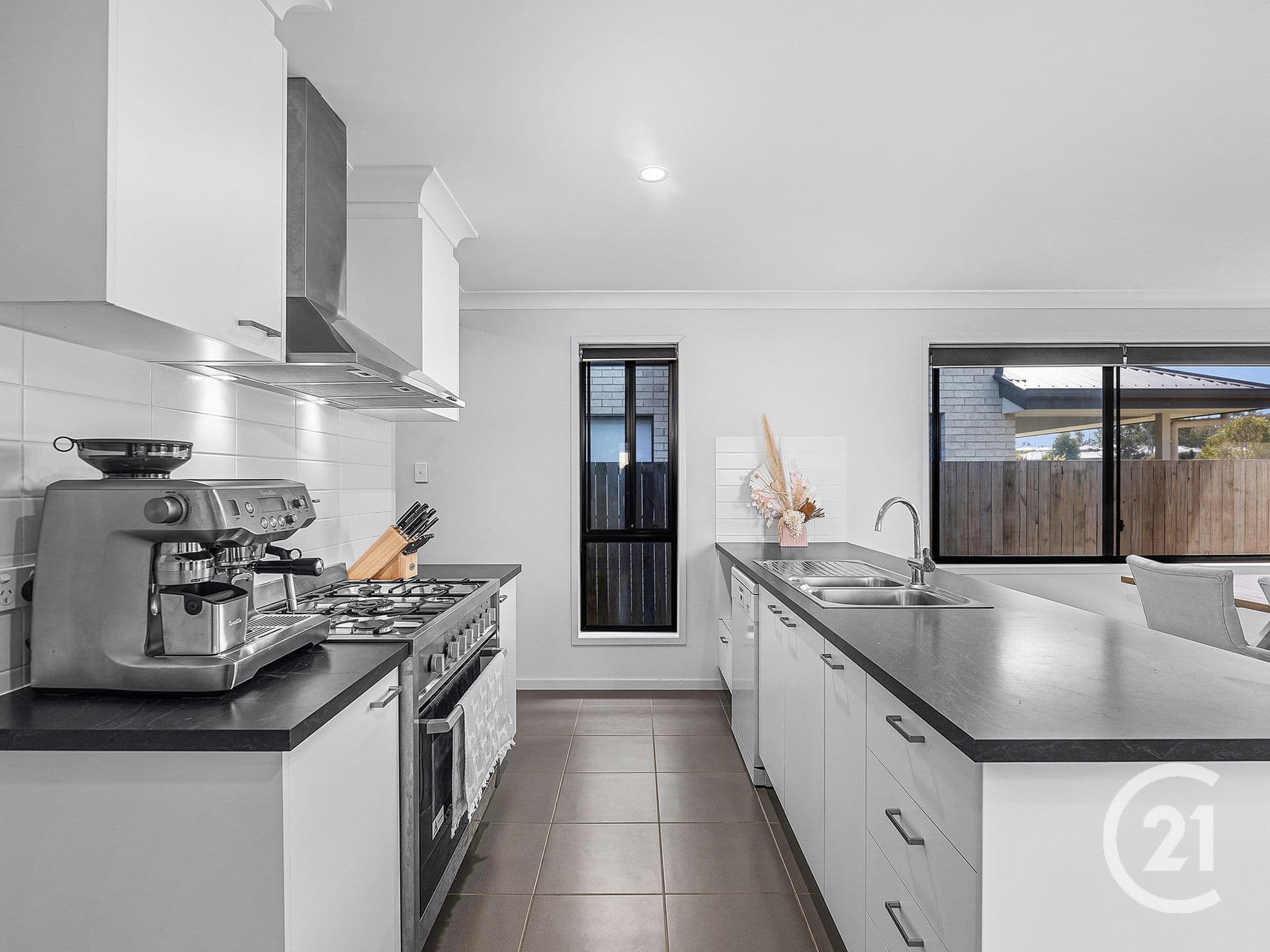 83 Parkview Parade, Ripley, QLD, 4306, Ripley - Thumbnail 2